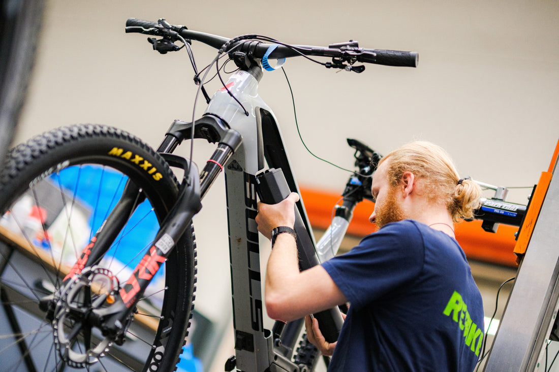 Global Recycling Day: Nachhaltig unterwegs mit einem refurbished E-Bike