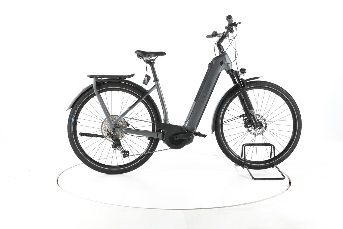 Cube Kathmandu Hybrid Pro Trekking E-Bike Tiefeinsteiger - Image 1