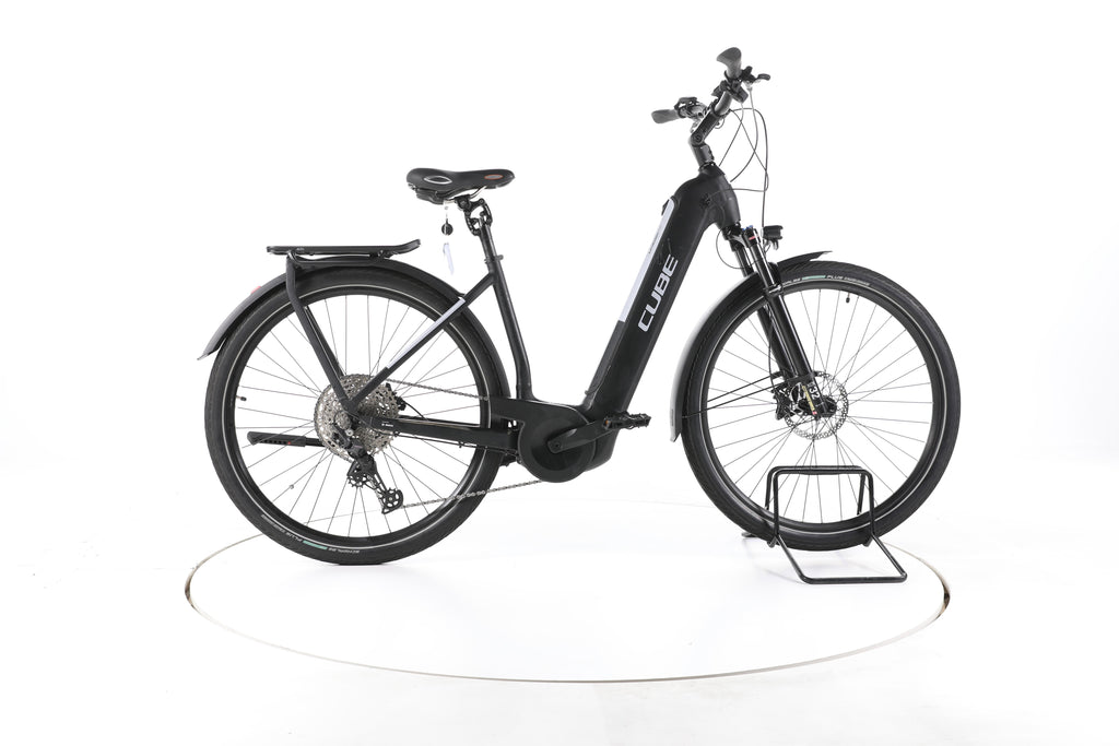 Cube Kathmandu Hybrid EXC Trekking E-Bike Tiefeinsteiger - Image 1