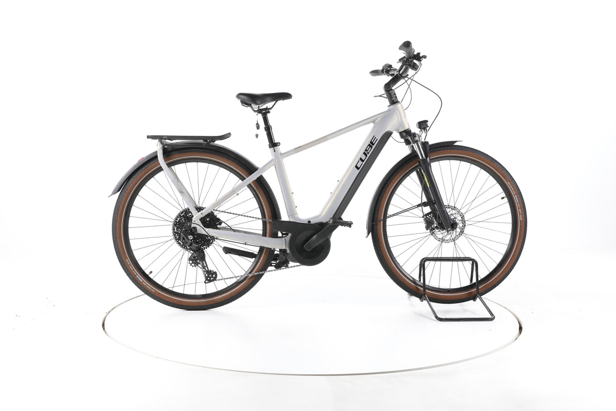 Cube Touring Hybrid Pro Trekking E-Bike - Image 1