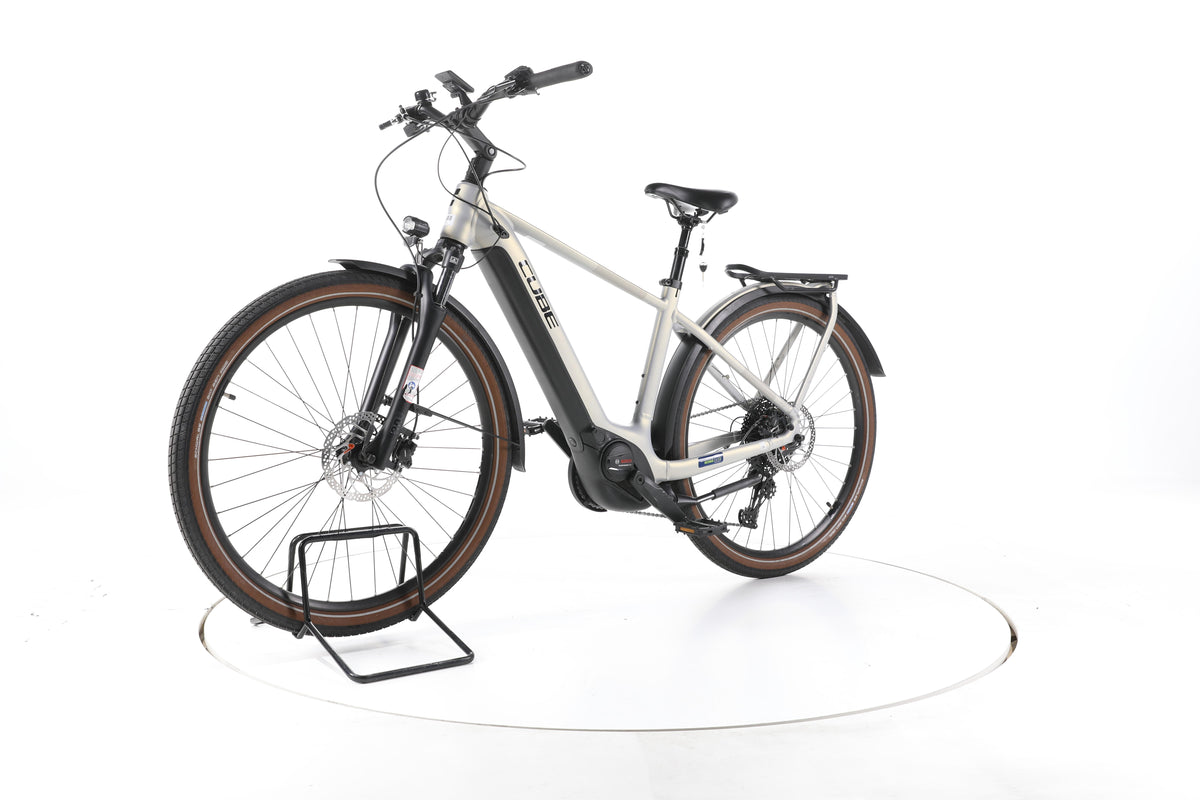 Cube Touring Hybrid Pro Trekking E-Bike - Image 6