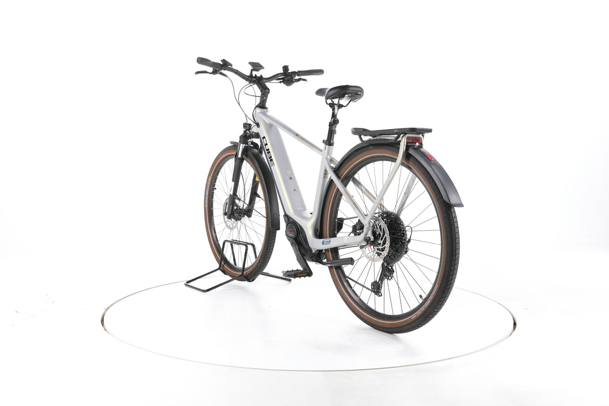 Cube Touring Hybrid Pro Trekking E-Bike - Image 9