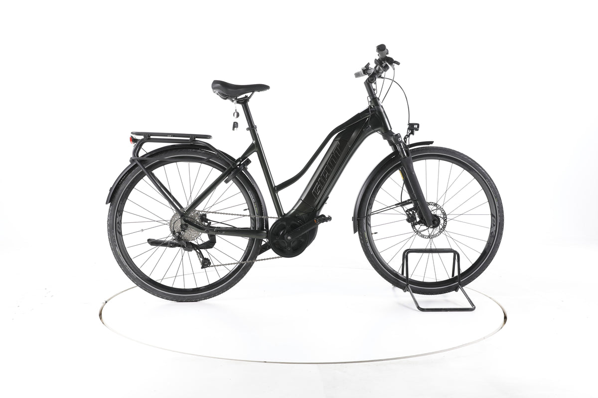Giant Explore E+ 3 Trekking E-Bike - Image 1