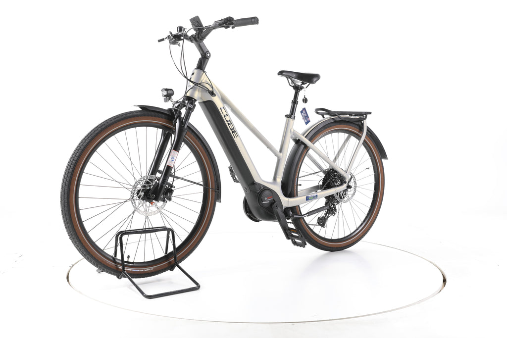 Cube Touring Hybrid Pro 625 Trekking E-Bike - Image 6
