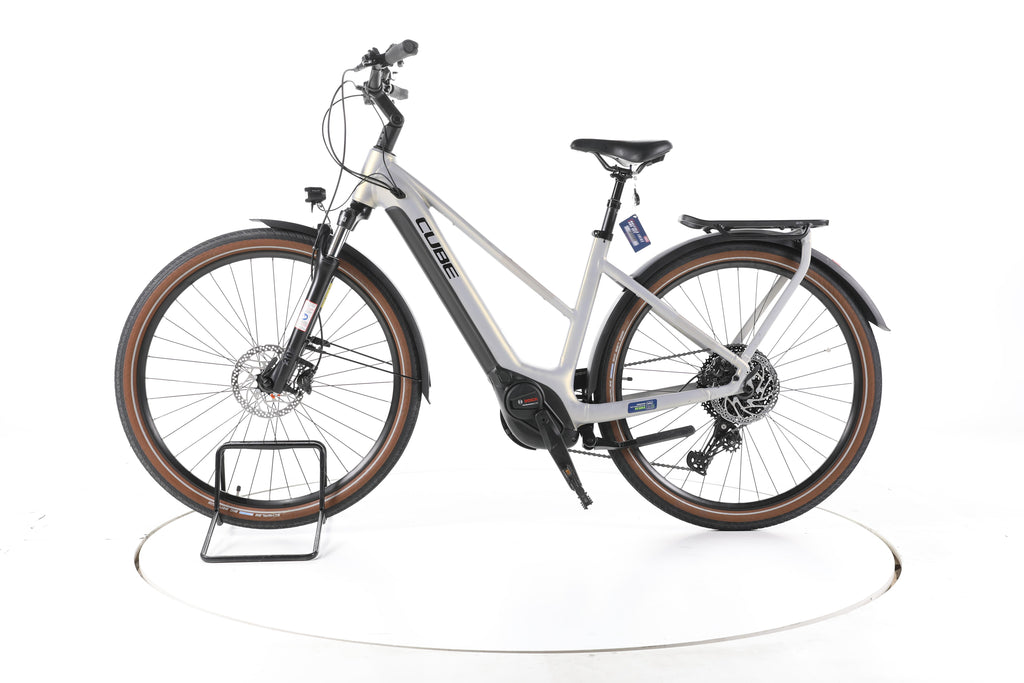 Cube Touring Hybrid Pro 625 Trekking E-Bike - Image 7