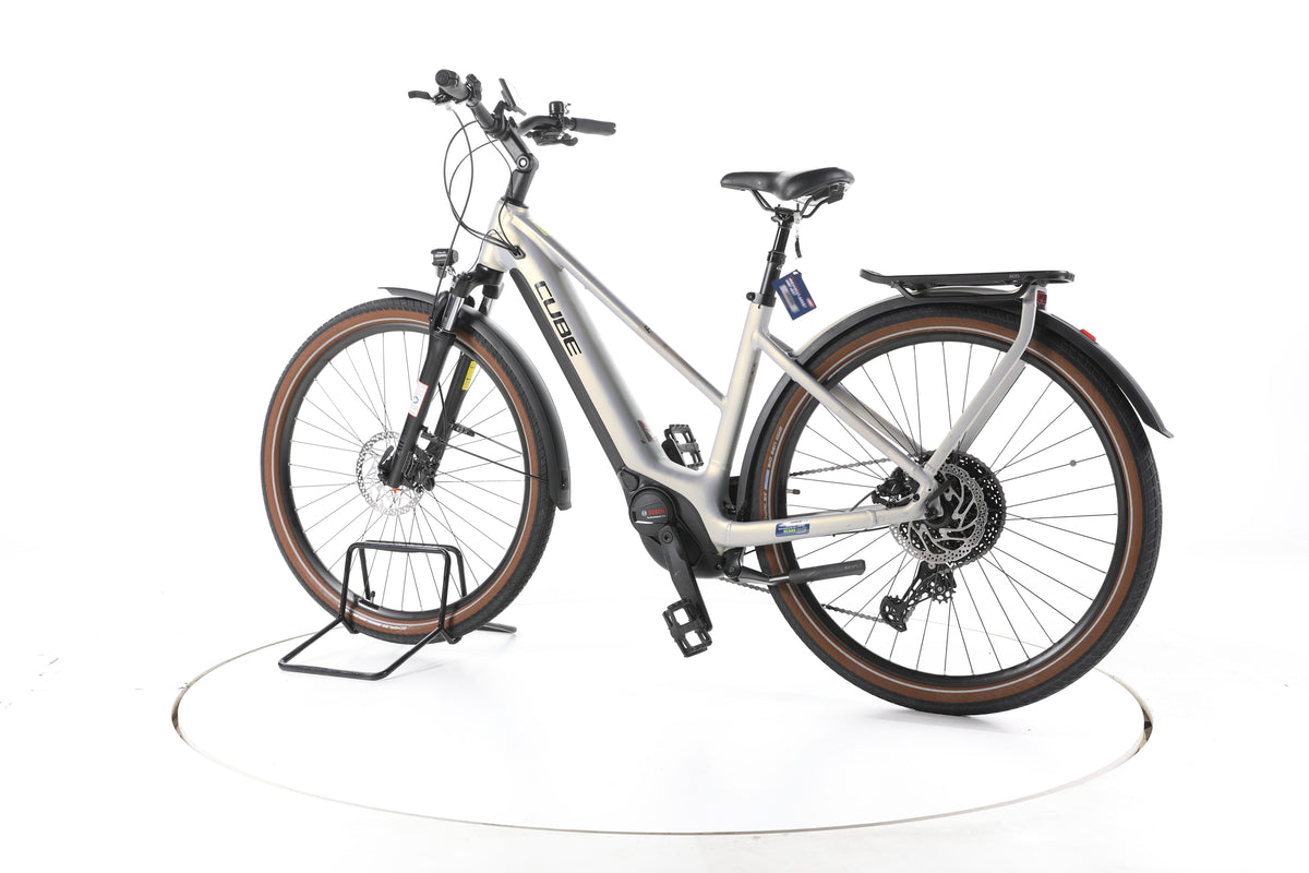 Cube Touring Hybrid Pro 625 Trekking E-Bike - Image 8
