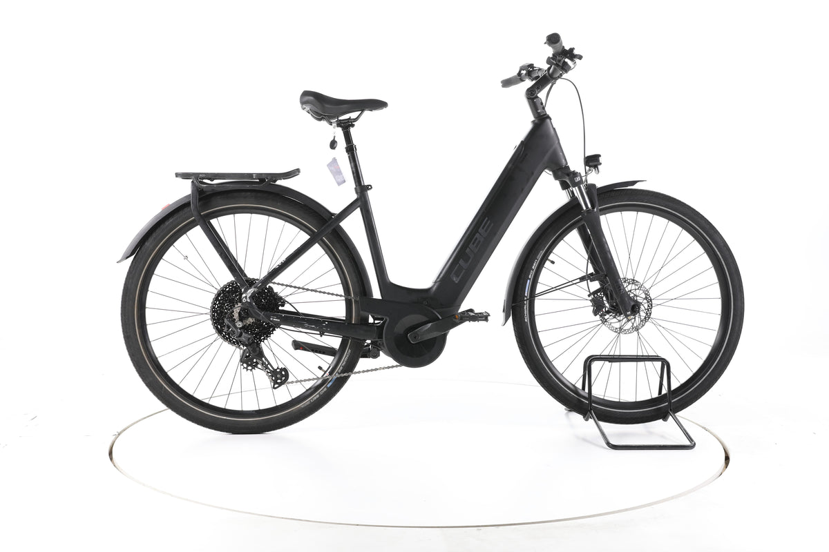 Cube Touring Hybrid Pro Trekking E-Bike Tiefeinsteiger - Image 1