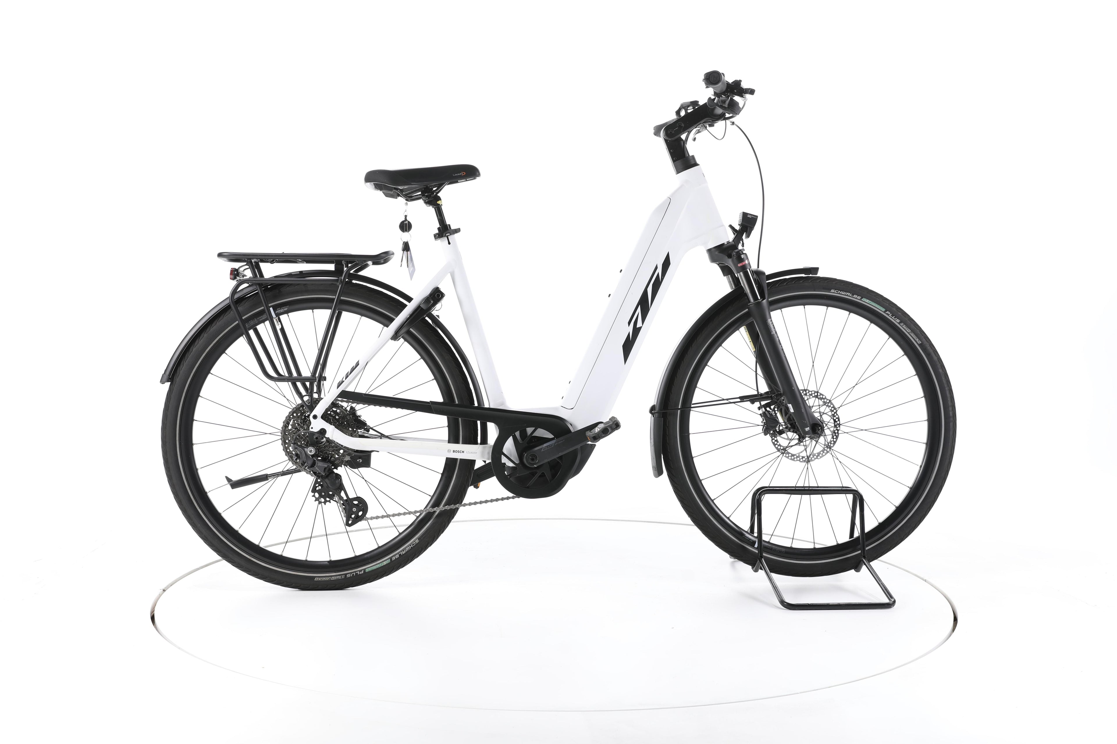 KTM Cento 10 Plus Trekking E-Bike Tiefeinsteiger - Image 1