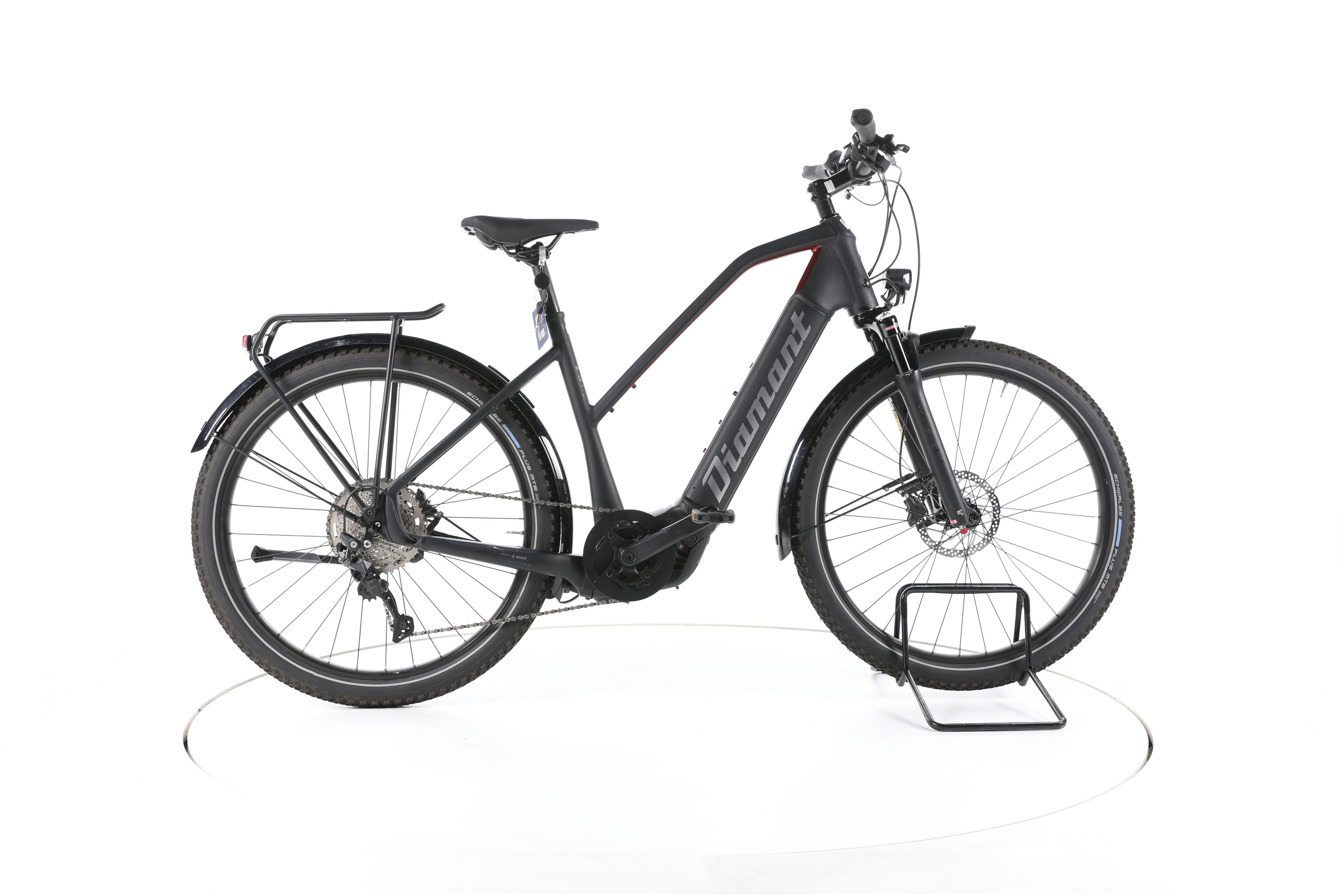 Diamant Zouma Deluxe+ Trekking E-Bike - Image 1