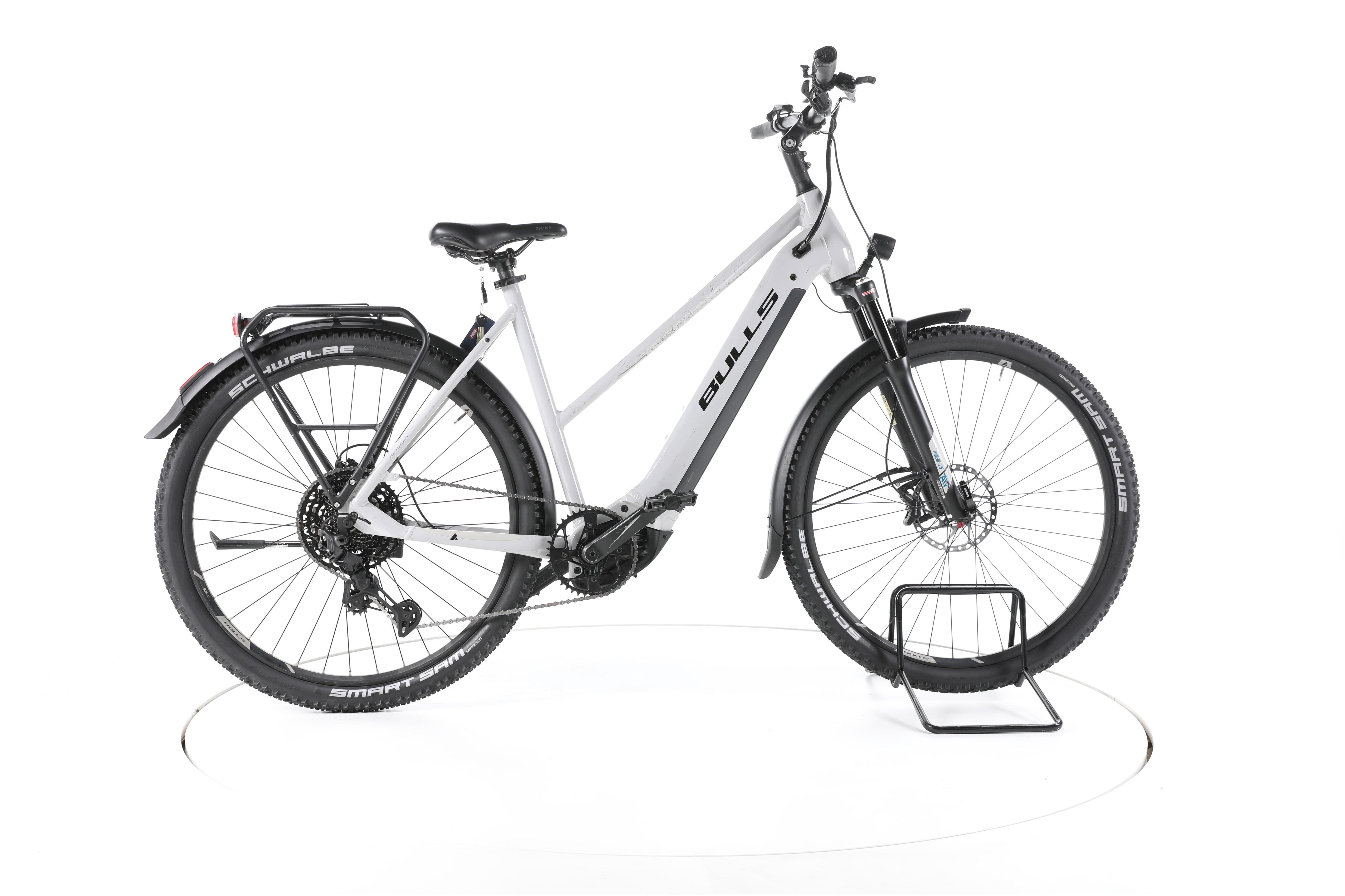 Bulls Cross Lite Evo 1 Trekking E-Bike - Image 1