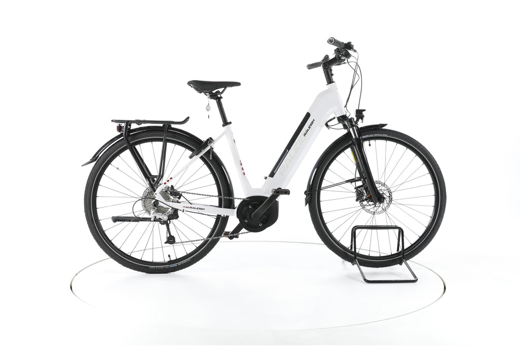 Raleigh Kent 9 Trekking E-Bike Tiefeinsteiger - Image 1