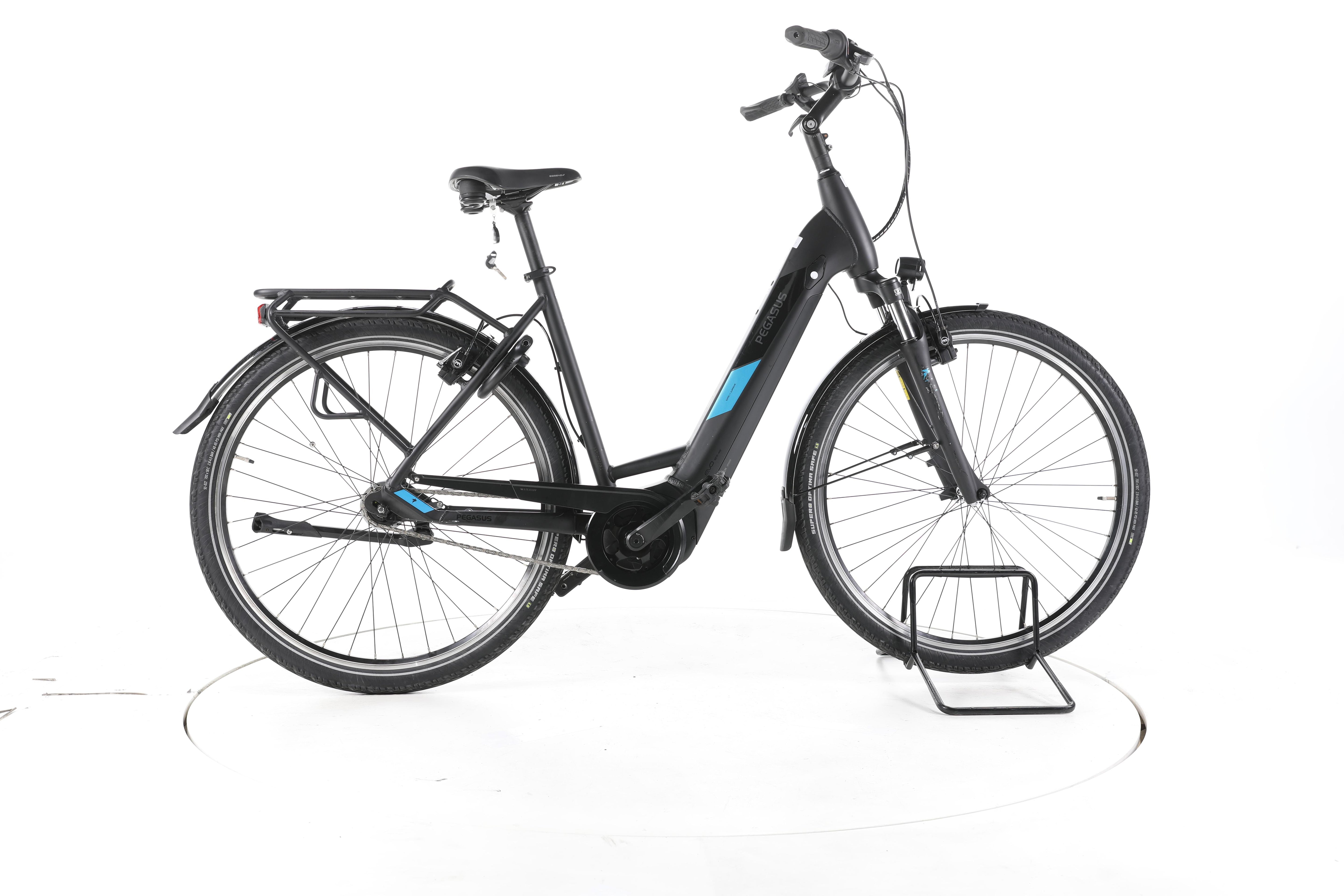 Pegasus Solero EVO 7R Plus City E-Bike Tiefeinsteiger - Image 1