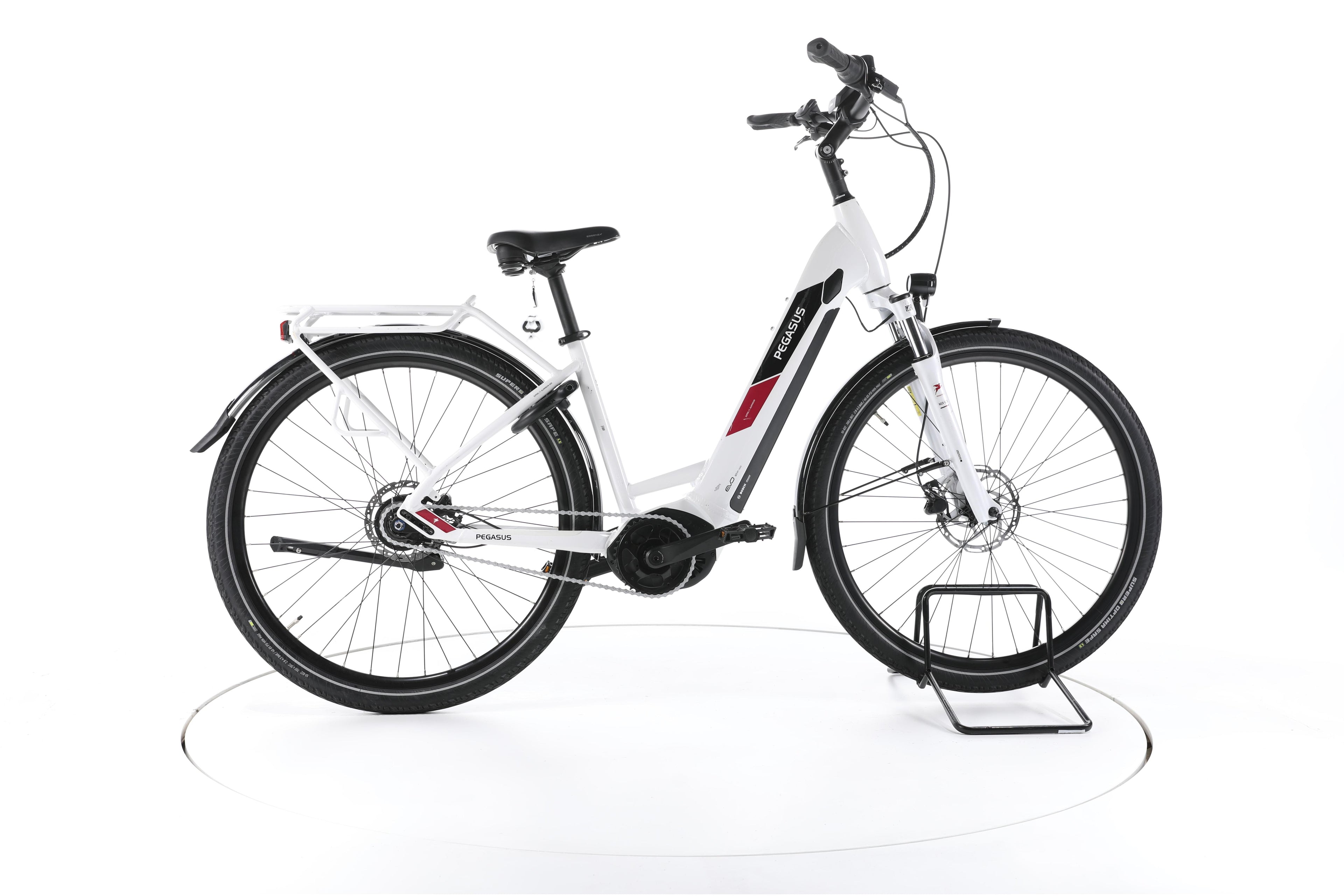 Pegasus Solero EVO 8R City E-Bike Tiefeinsteiger - Image 1