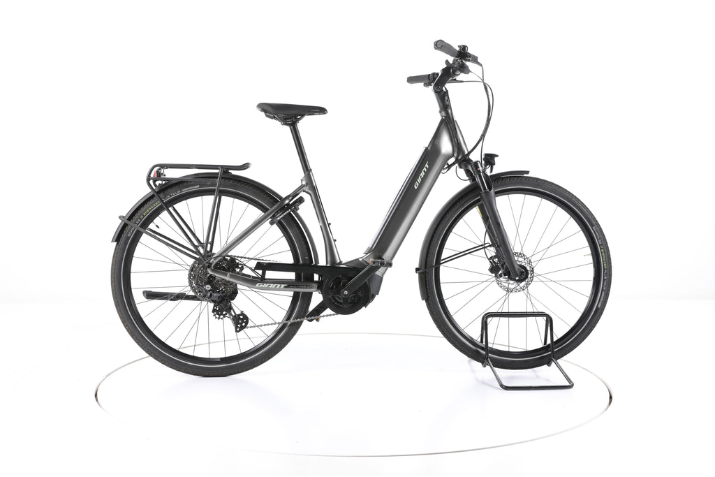 Giant DailyTour E+ 2 Trekking E-Bike Tiefeinsteiger - Image 1