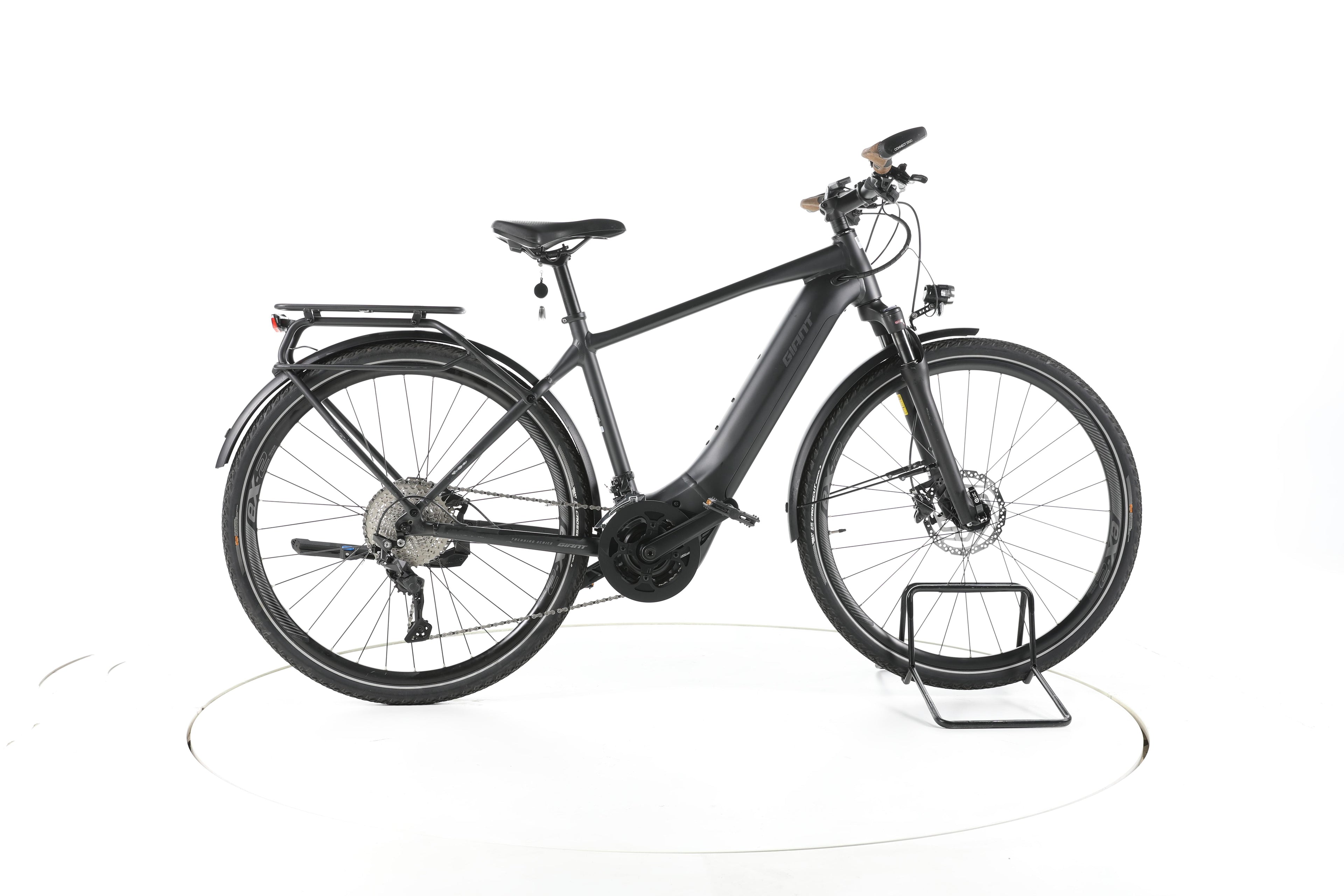 Giant Explore E+1 Trekking E-Bike - Image 1