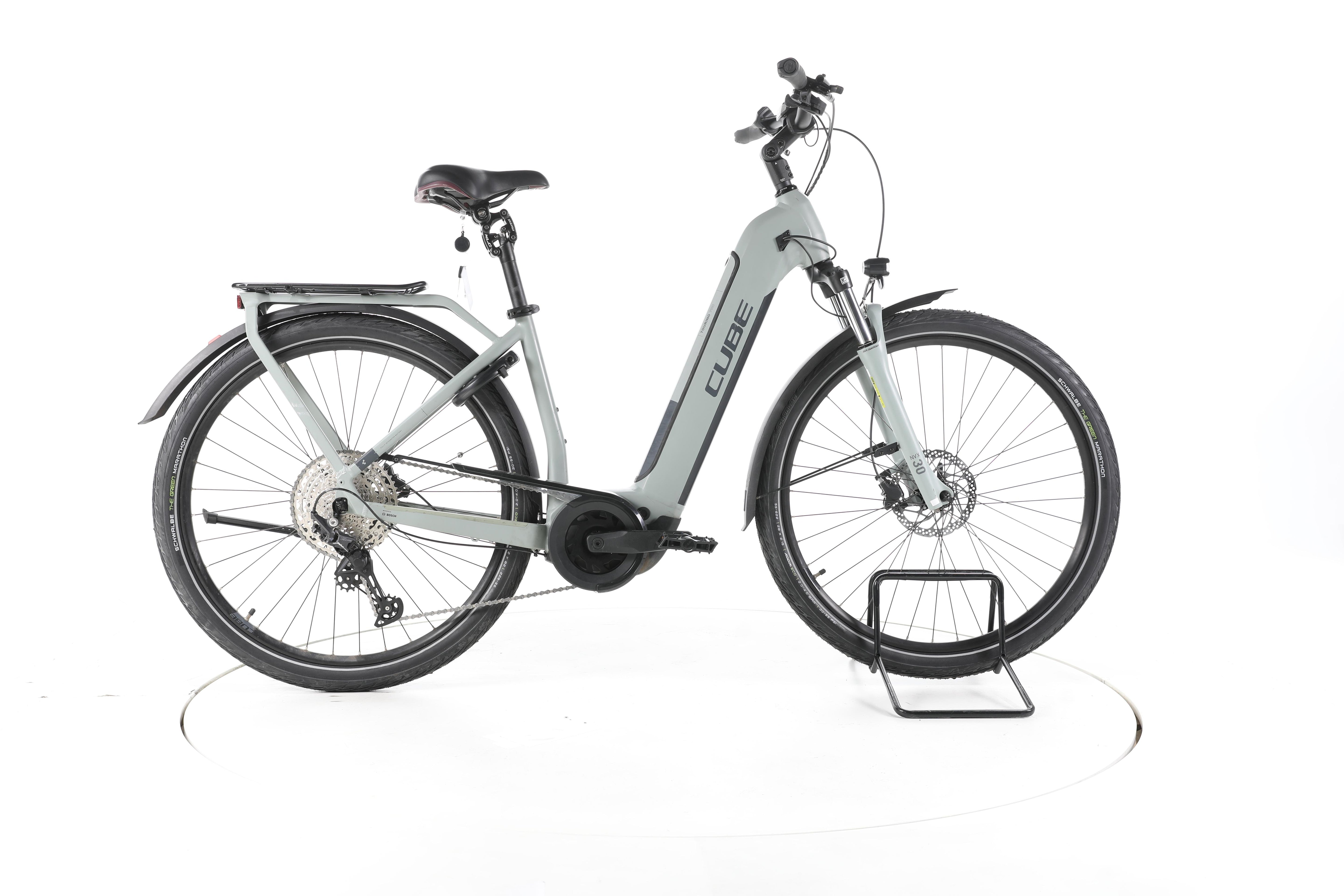 Cube Touring Hybrid Pro Trekking E-Bike Tiefeinsteiger - Image 1
