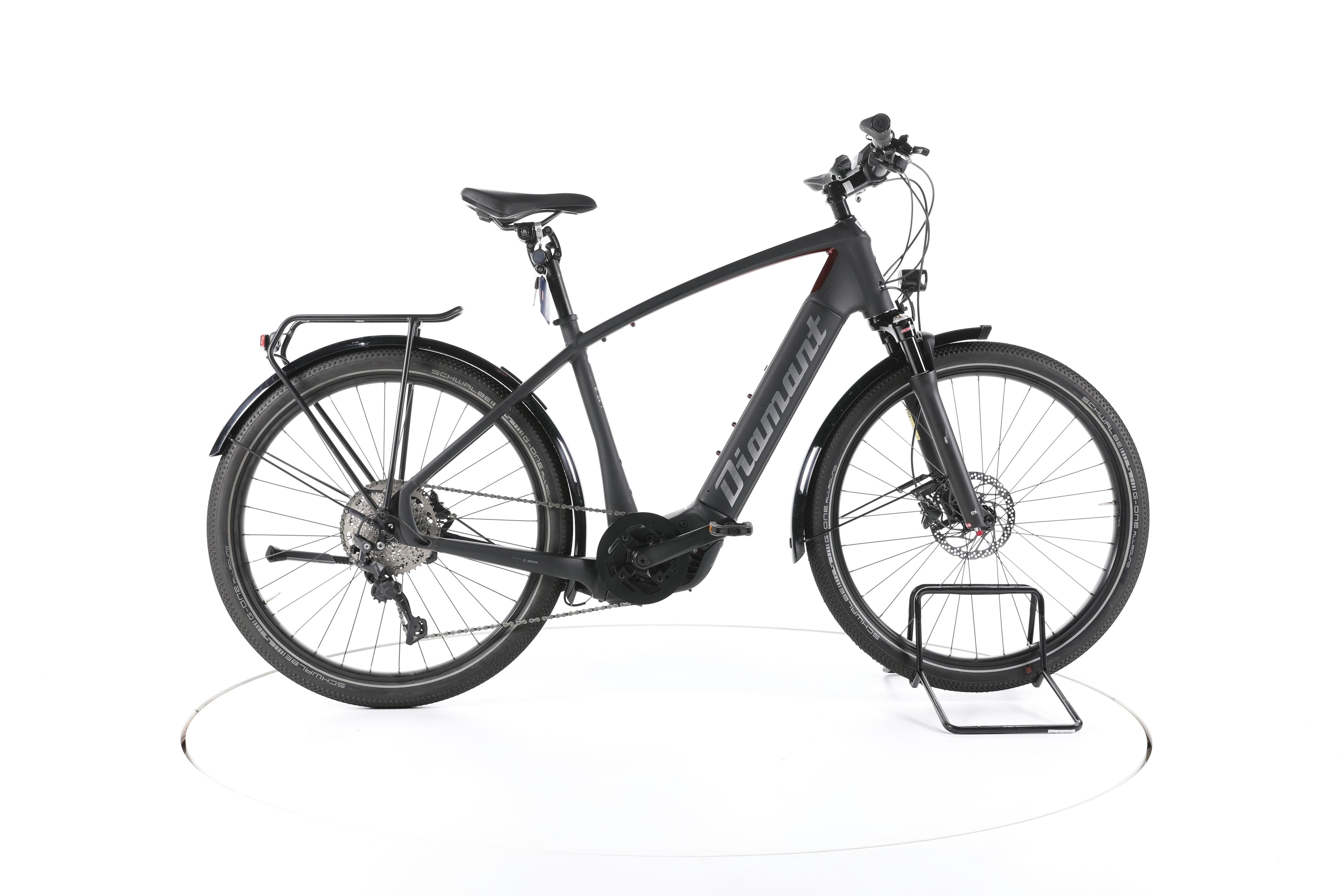 Diamant Zouma Deluxe+ Trekking E-Bike - Image 1