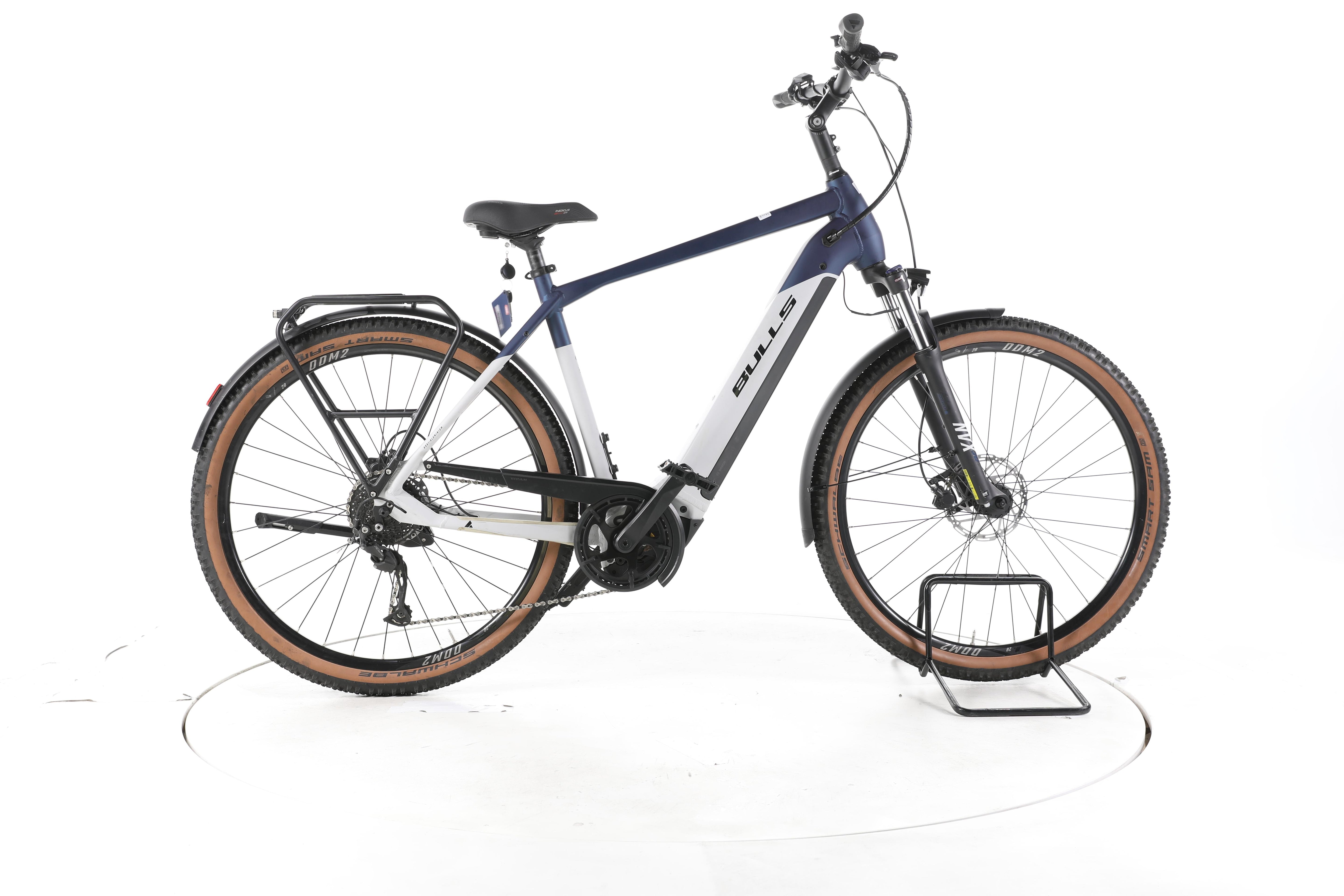 Bulls Cross Evo Trekking E-Bike - Image 1