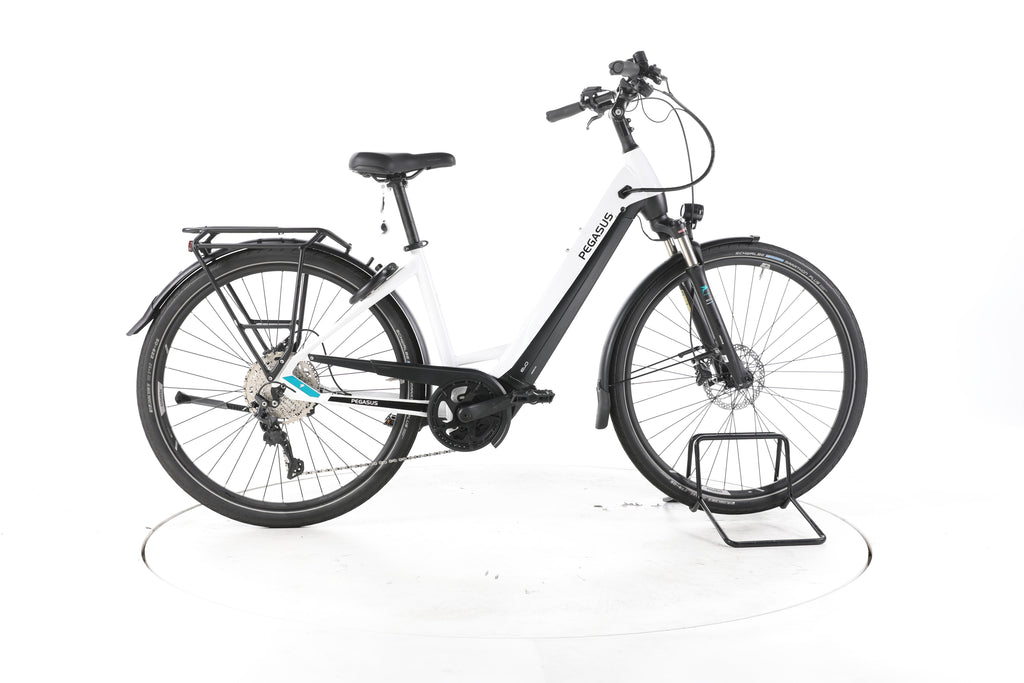 Pegasus Premio Evo 10 Lite ,white,45 Trekking E-Bike Tiefeinsteiger - Image 1