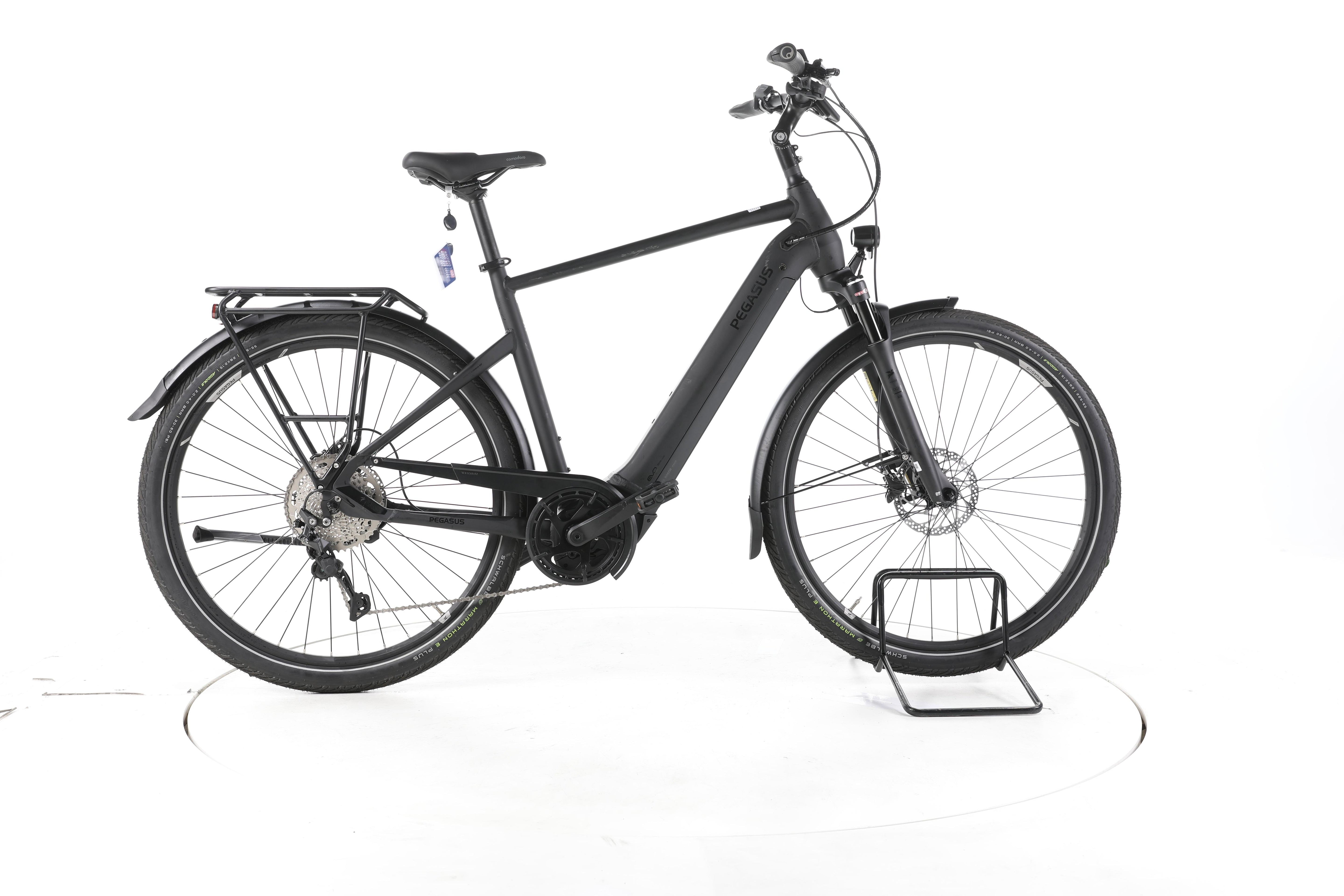 Pegasus Premio Evo 10 Lite Trekking E-Bike - Image 1