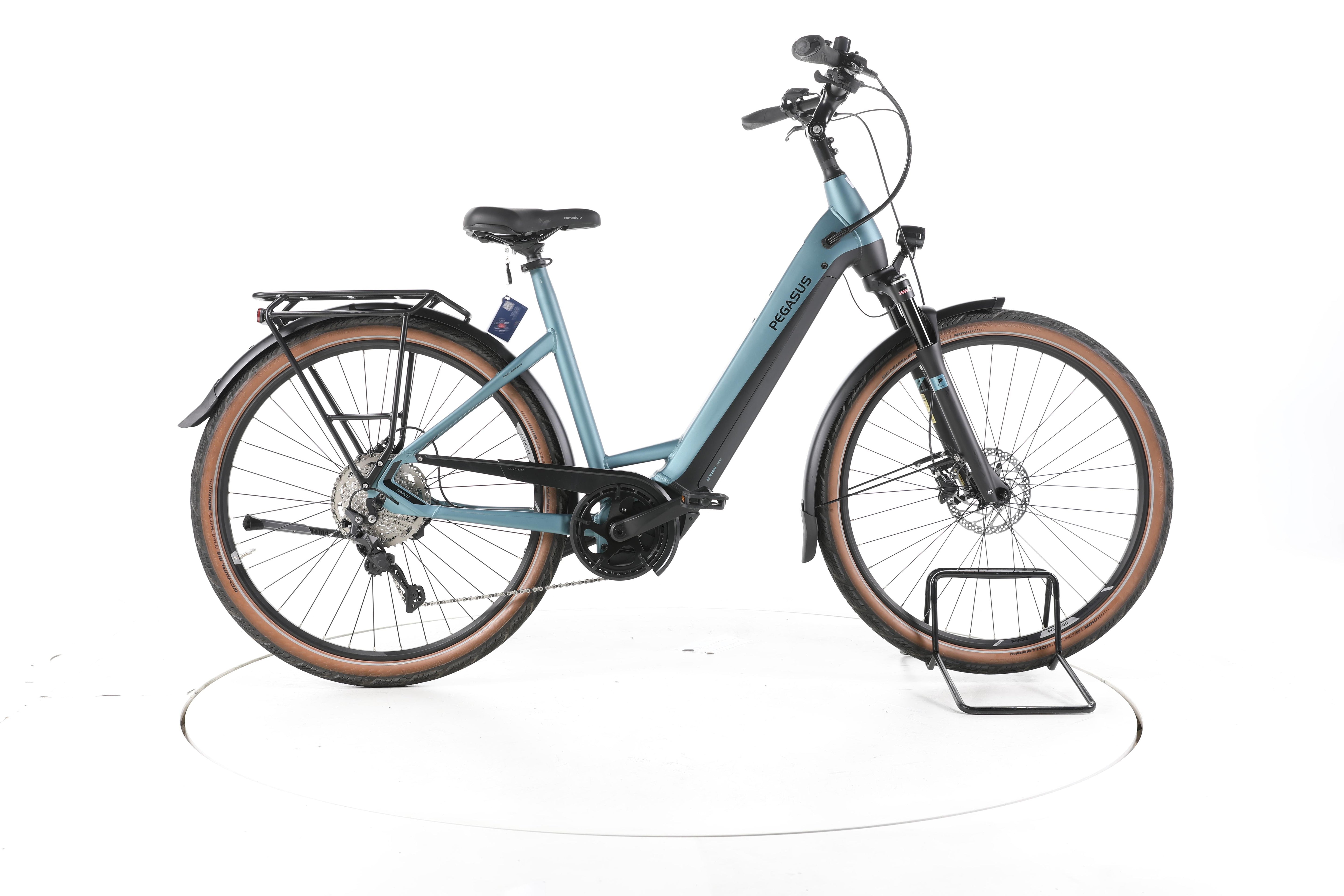 Pegasus Premio EVO Lite Trekking E-Bike Tiefeinsteiger - Image 1