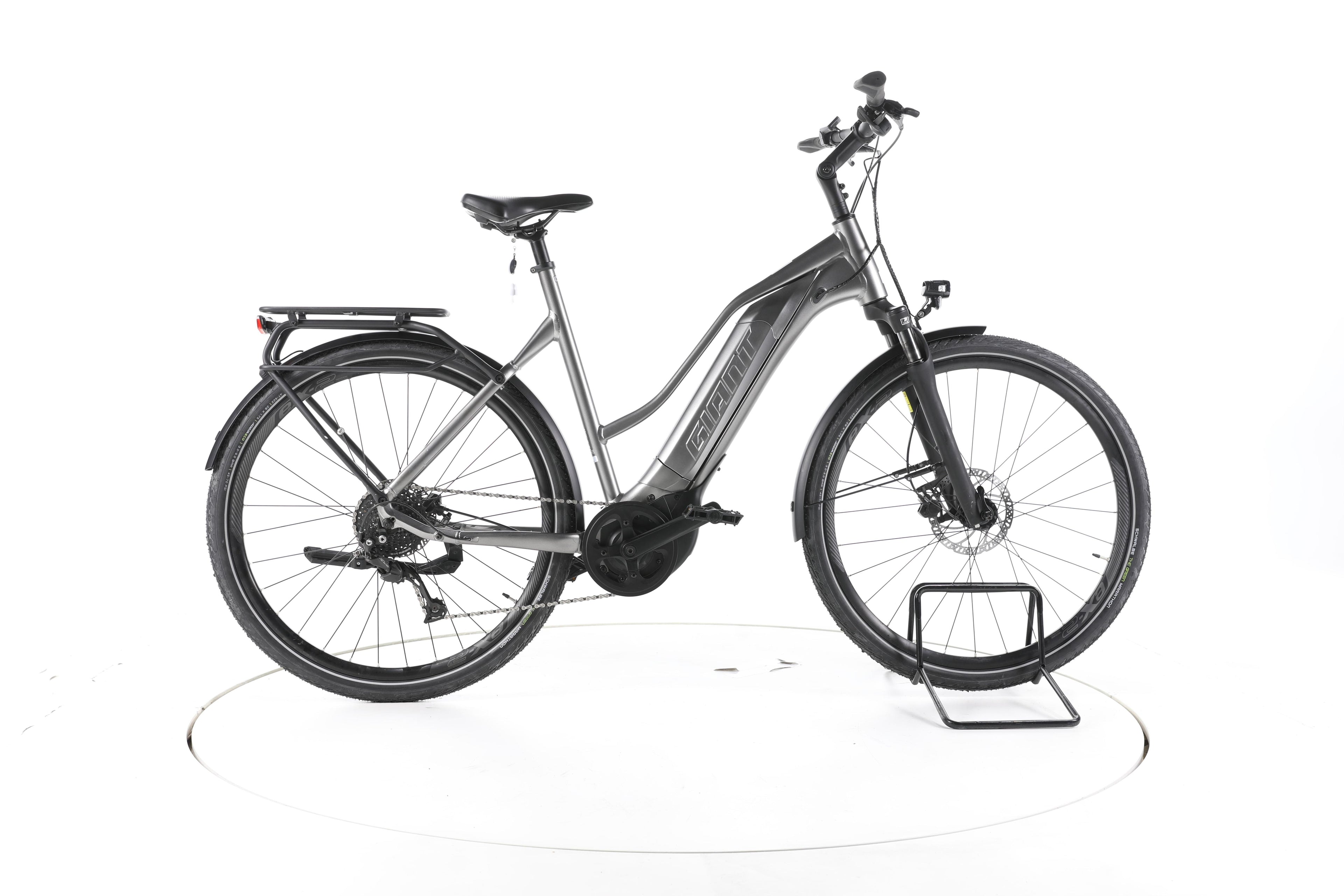 Giant Explore E+ 3 STA Trekking E-Bike - Image 1