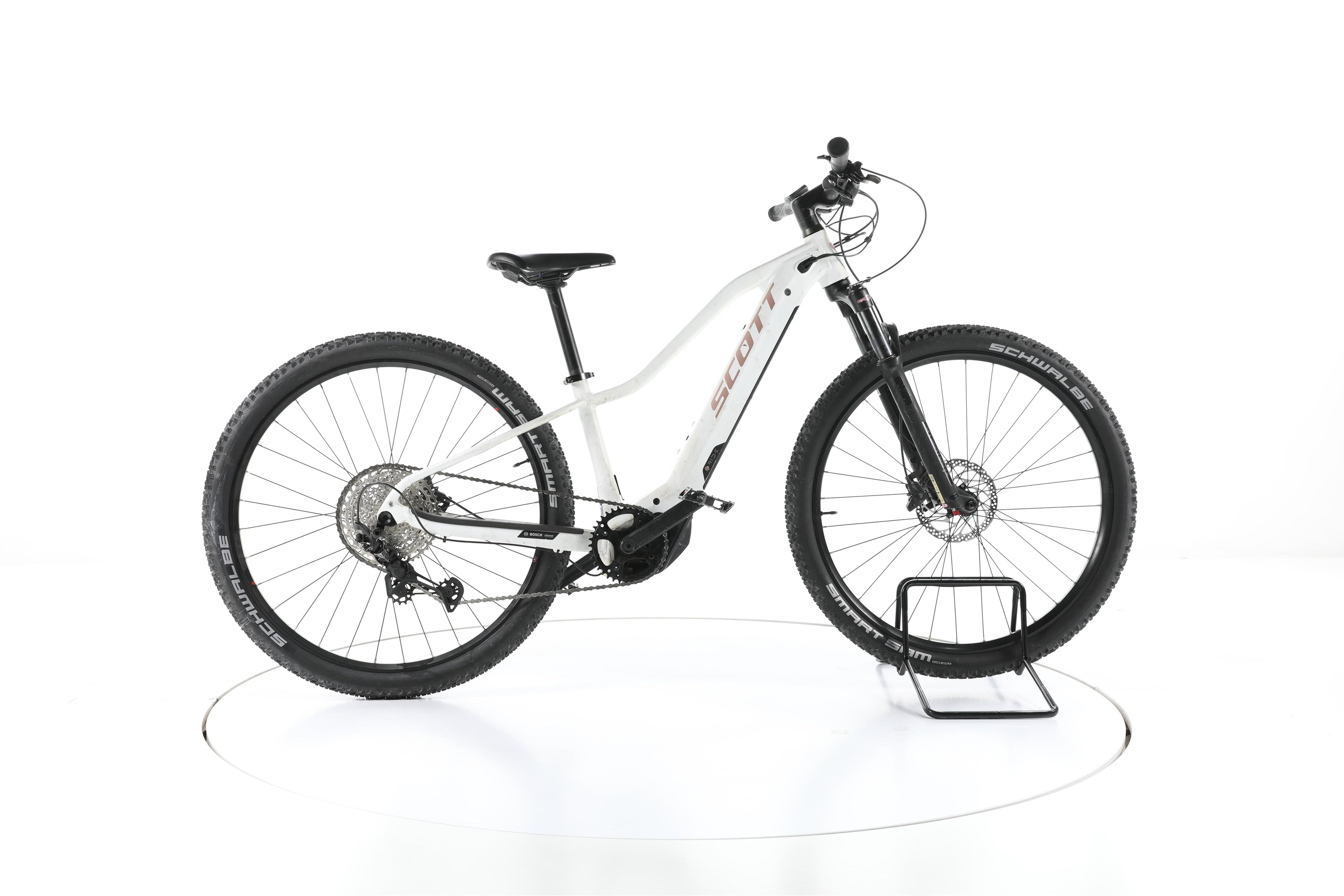 Scott Axis E-Ride 10 Trekking E-Bike - Image 1