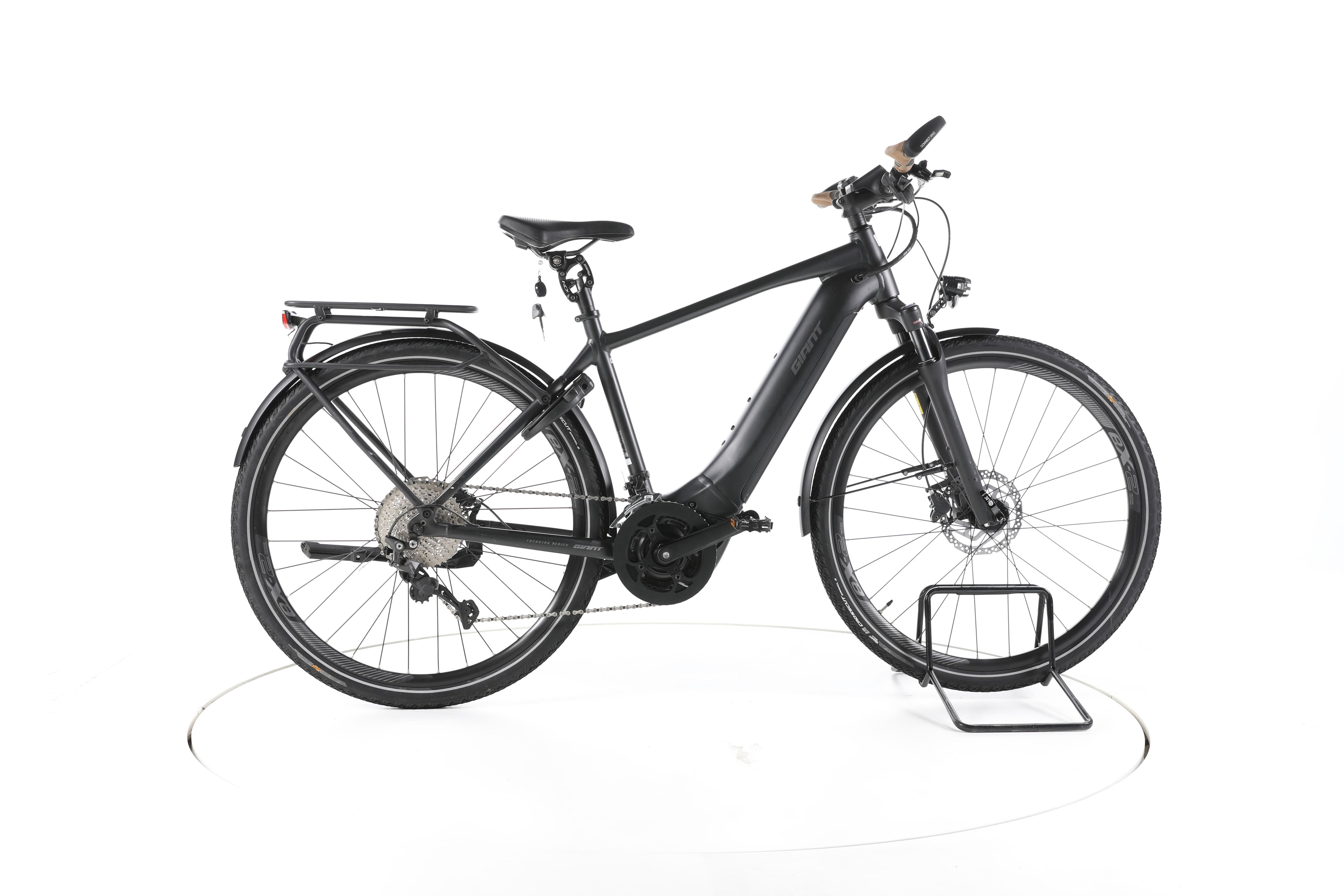 Giant Explore E+1 Trekking E-Bike - Image 1