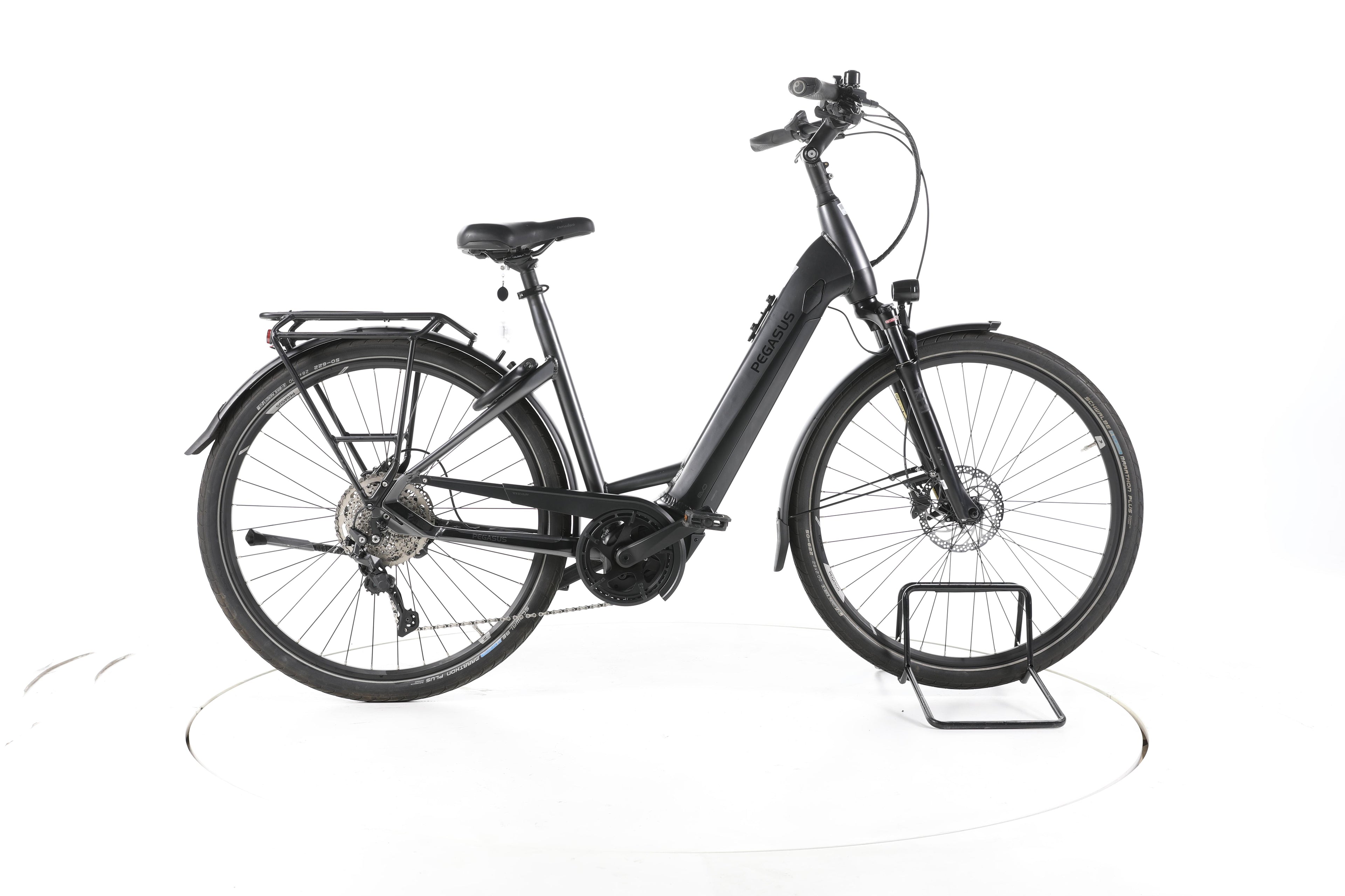 Pegasus Premio EVO 10 Lite Trekking E-Bike Tiefeinsteiger - Image 1