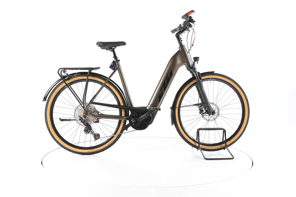 KTM Macina Ultimate Pro Trekking E-Bike Tiefeinsteiger - Image 1
