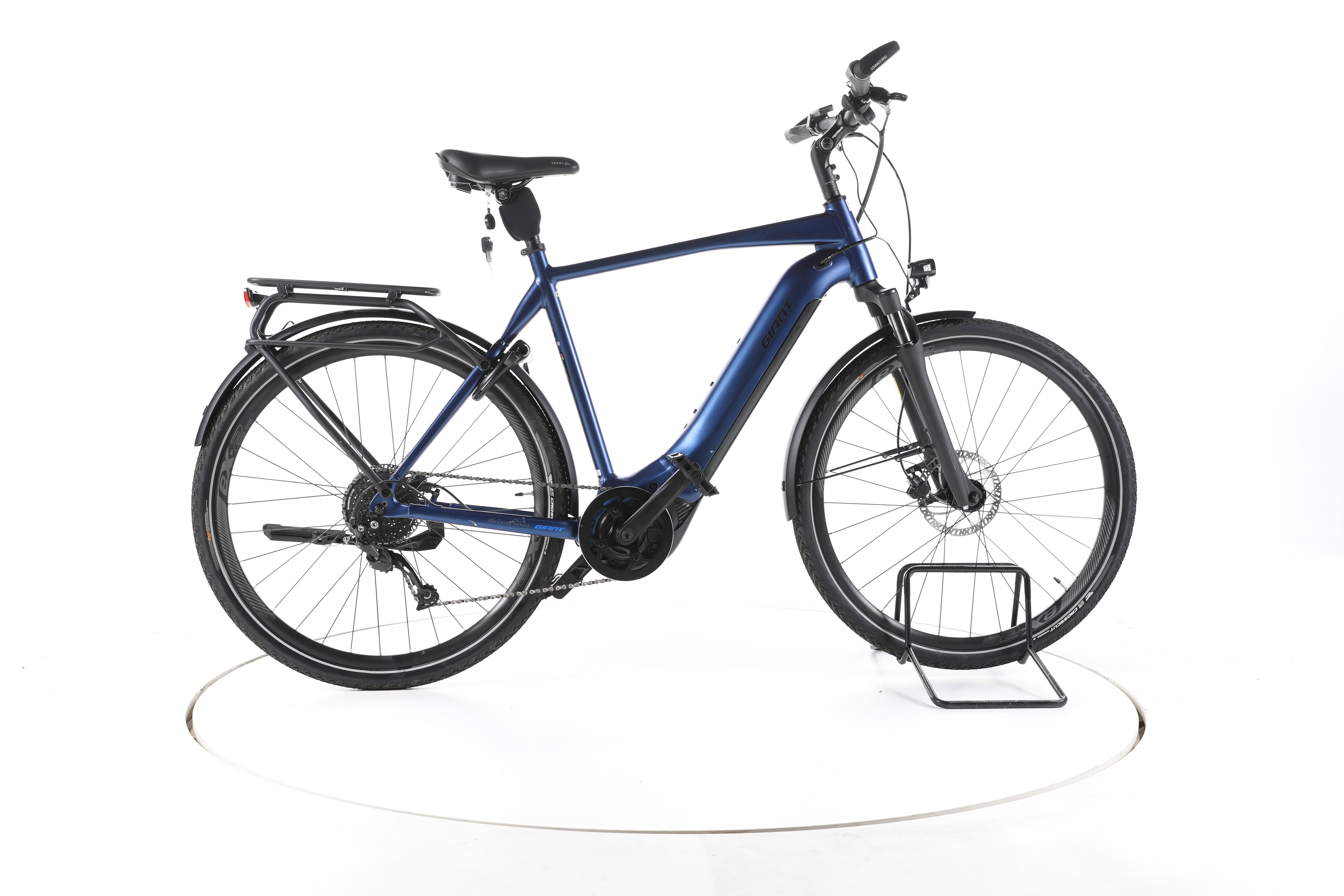 Giant Explore E+ 2 Gents Trekking E-Bike - Image 1