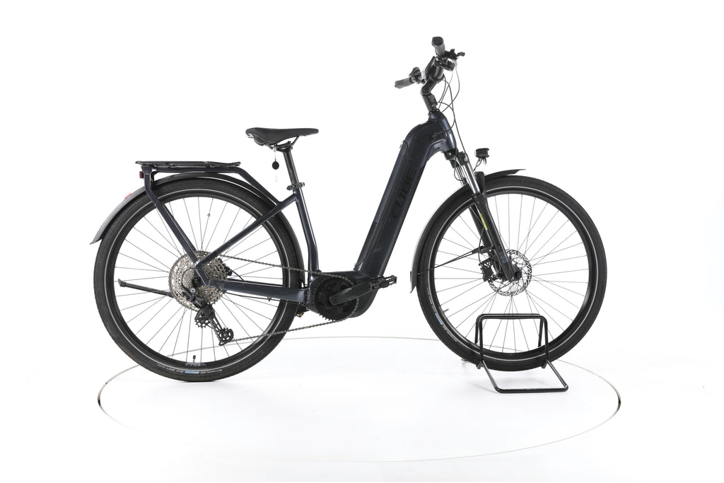 Cube Touring Hybrid Pro Trekking E-Bike Tiefeinsteiger - Image 1