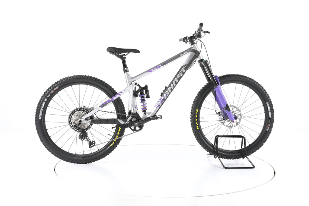 Ghost Riot AM Full Party - Image 1