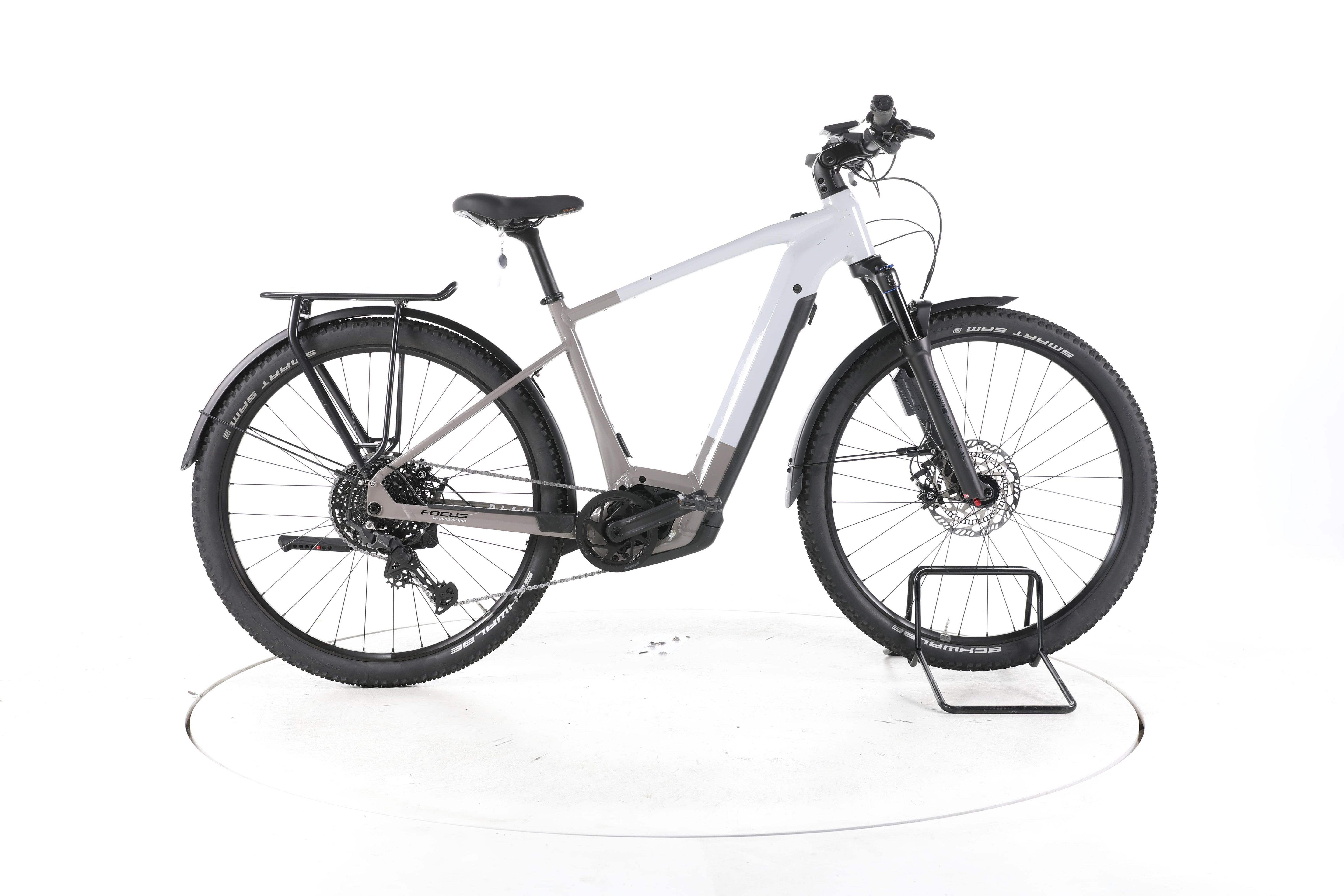 Focus PLANET² 6.8 Trekking E-Bike - Image 1
