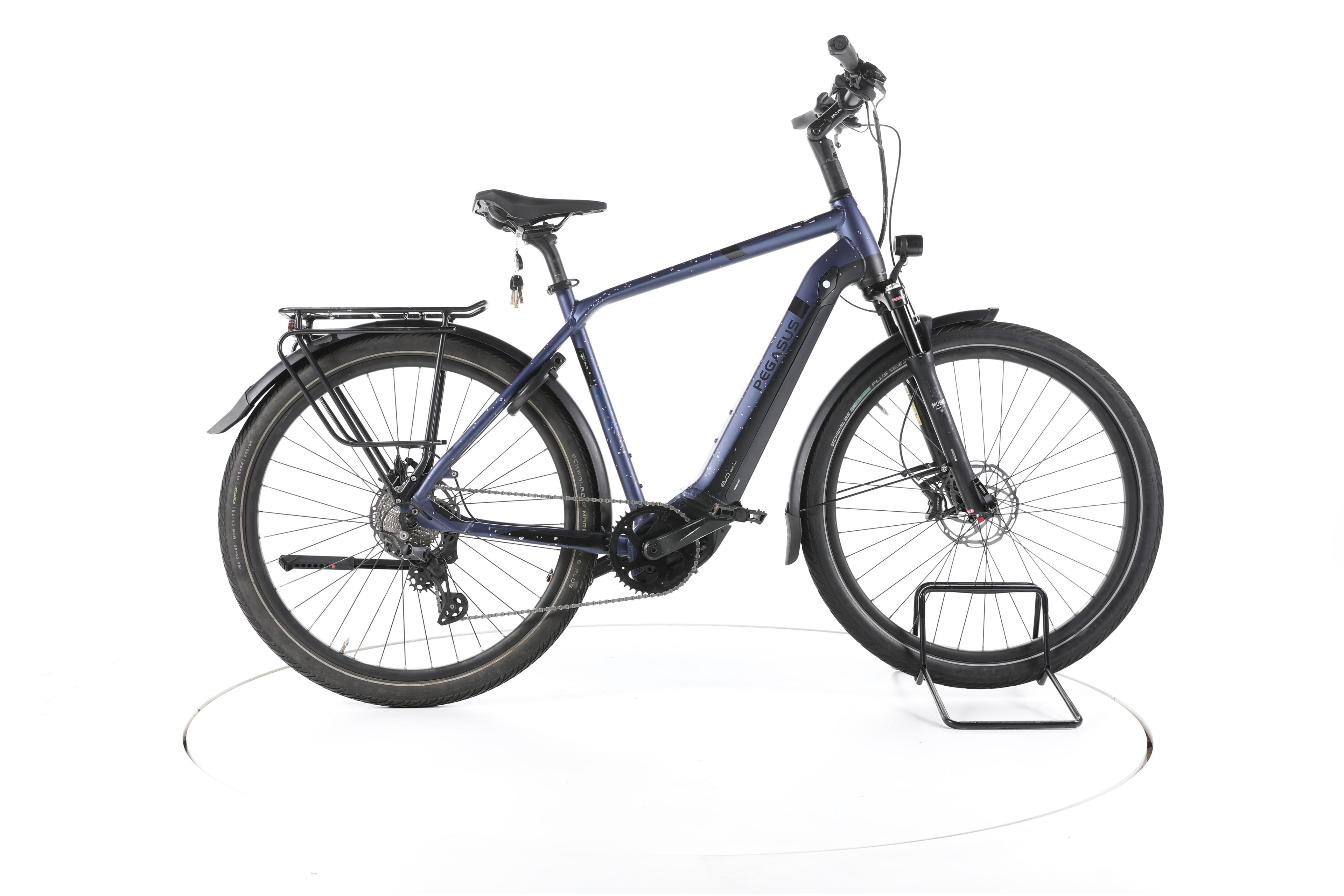 Pegasus Strong EVO 10 Lite Trekking E-Bike - Image 1