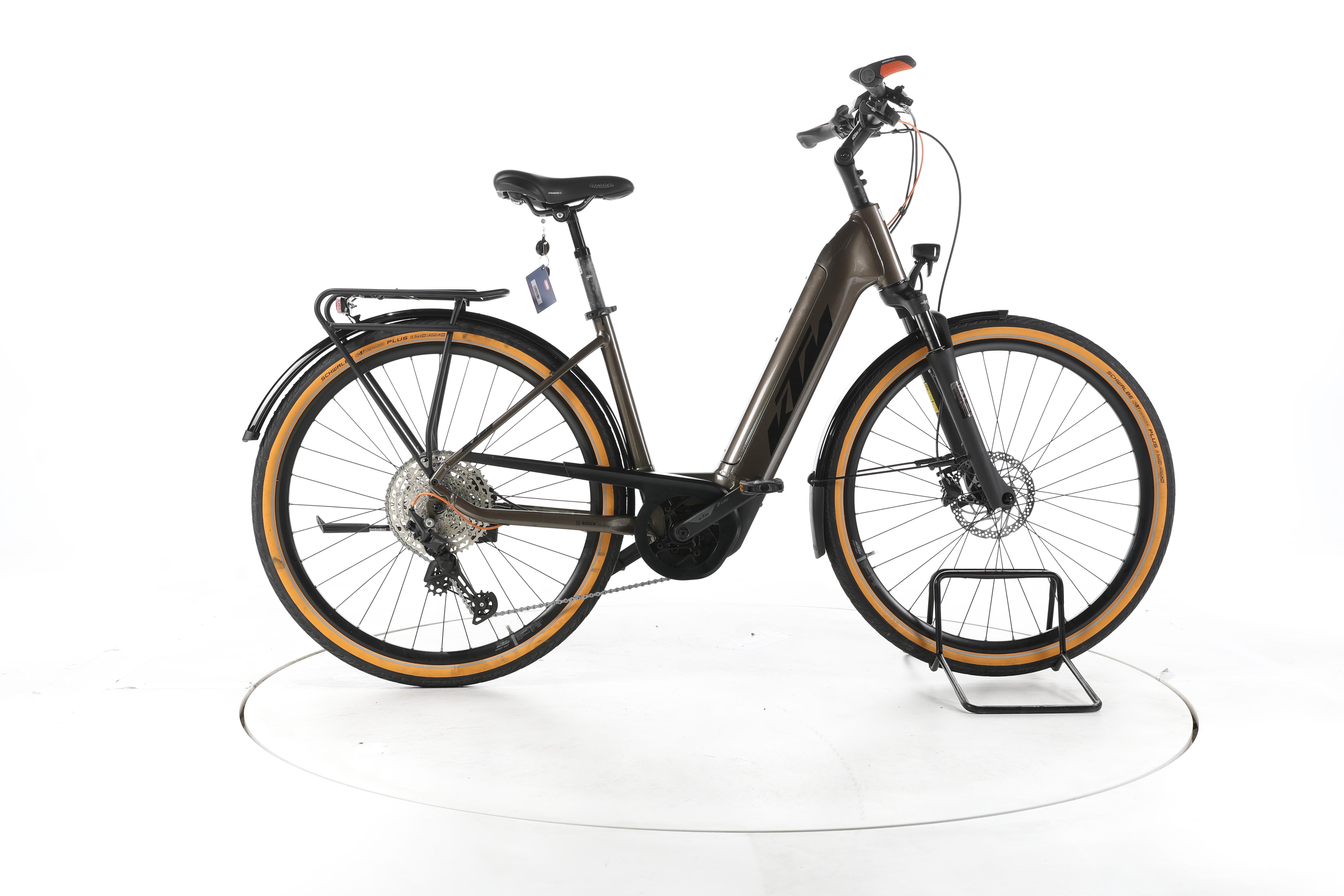 KTM Macina Ultimate Pro Trekking E-Bike Tiefeinsteiger - Image 1