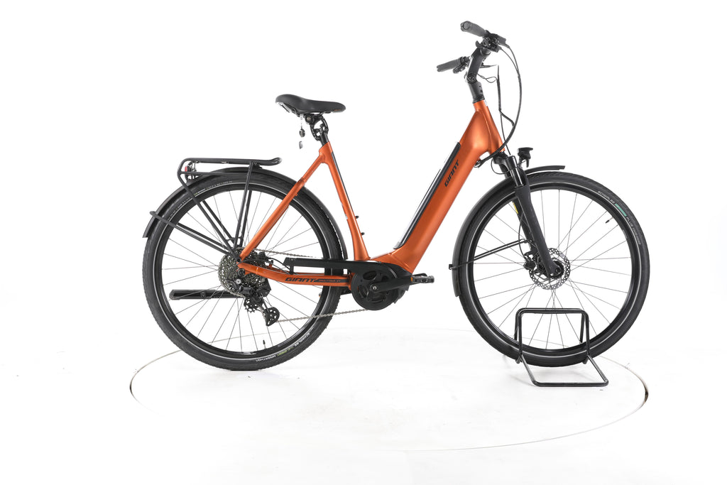 Giant Daily Tour E+ Trekking E-Bike Tiefeinsteiger - Image 1