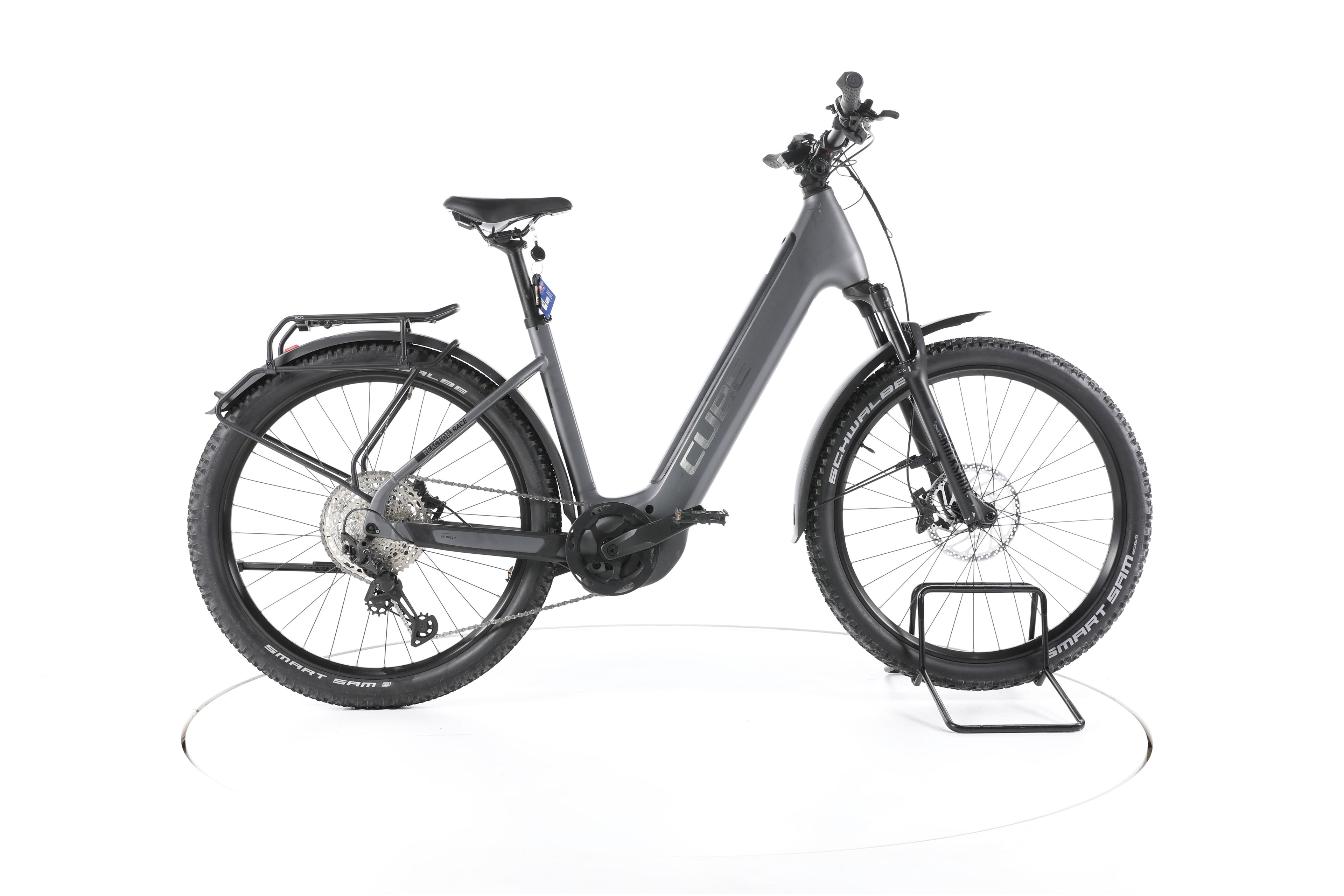 Cube Reaction Hybrid Race Trekking E-Bike Tiefeinsteiger 2023 - Image 1