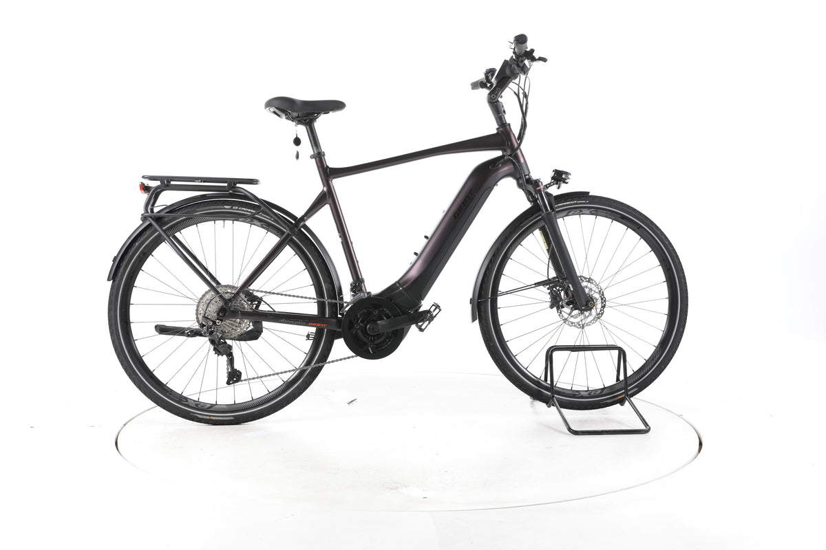 Giant Explore E+ Pro 1 Trekking E-Bike - Image 1