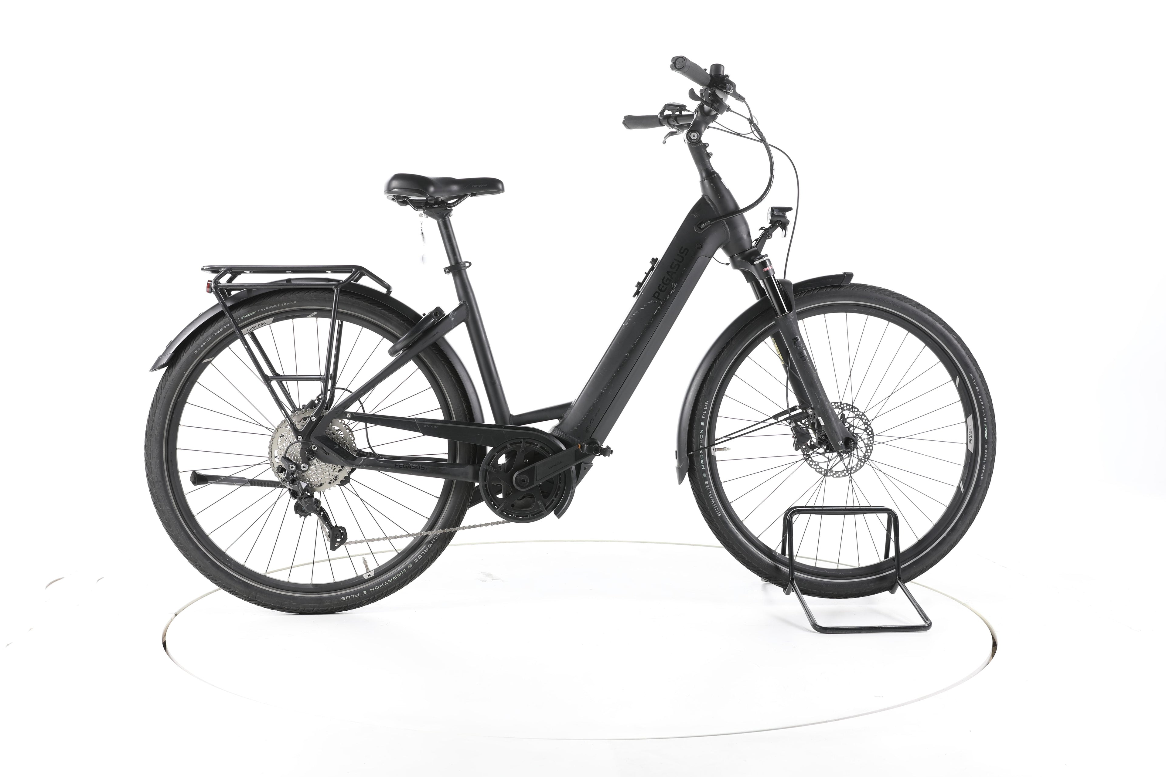 Pegasus Premio EVO Lite Trekking E-Bike Tiefeinsteiger 2023 - Image 1