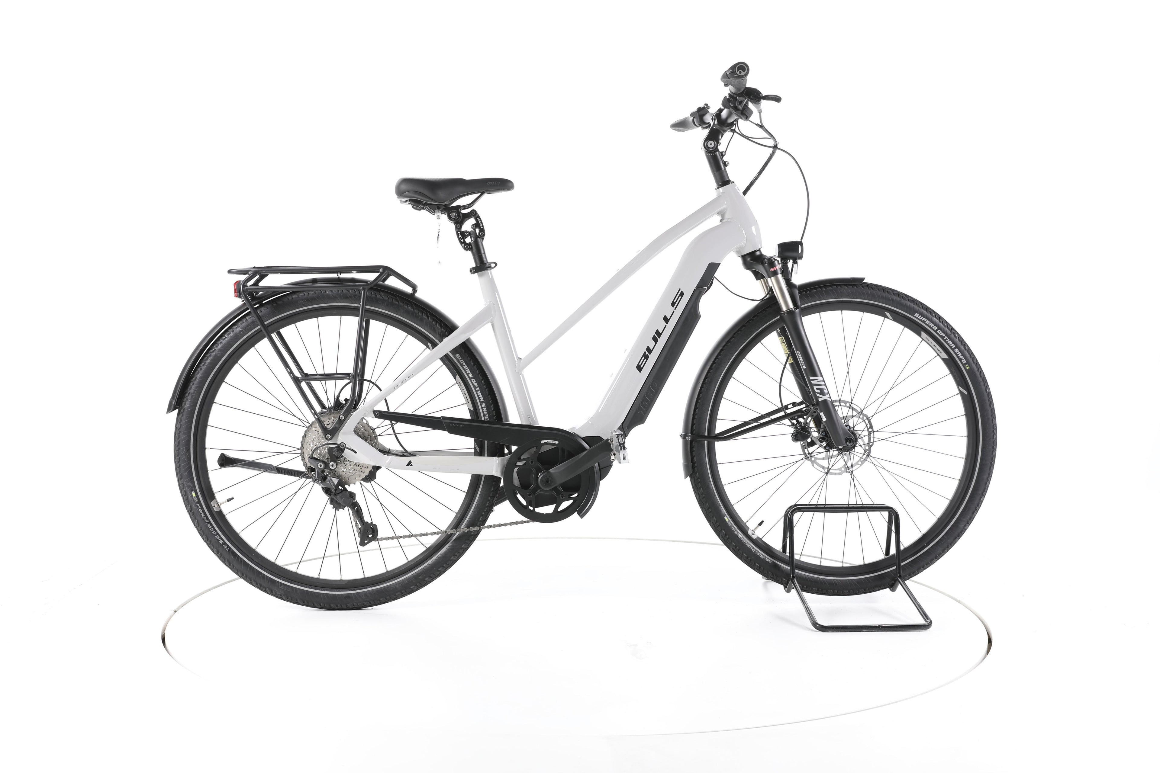 Bulls Lacuba EVO 10 Trekking E-Bike - Image 1