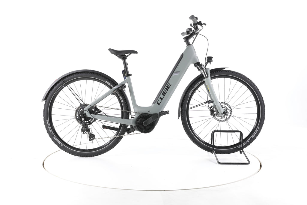 Cube Nuride Hybrid Performance 625 Allroad Trekking E-Bike Tiefeinsteiger 2025 - Image 1