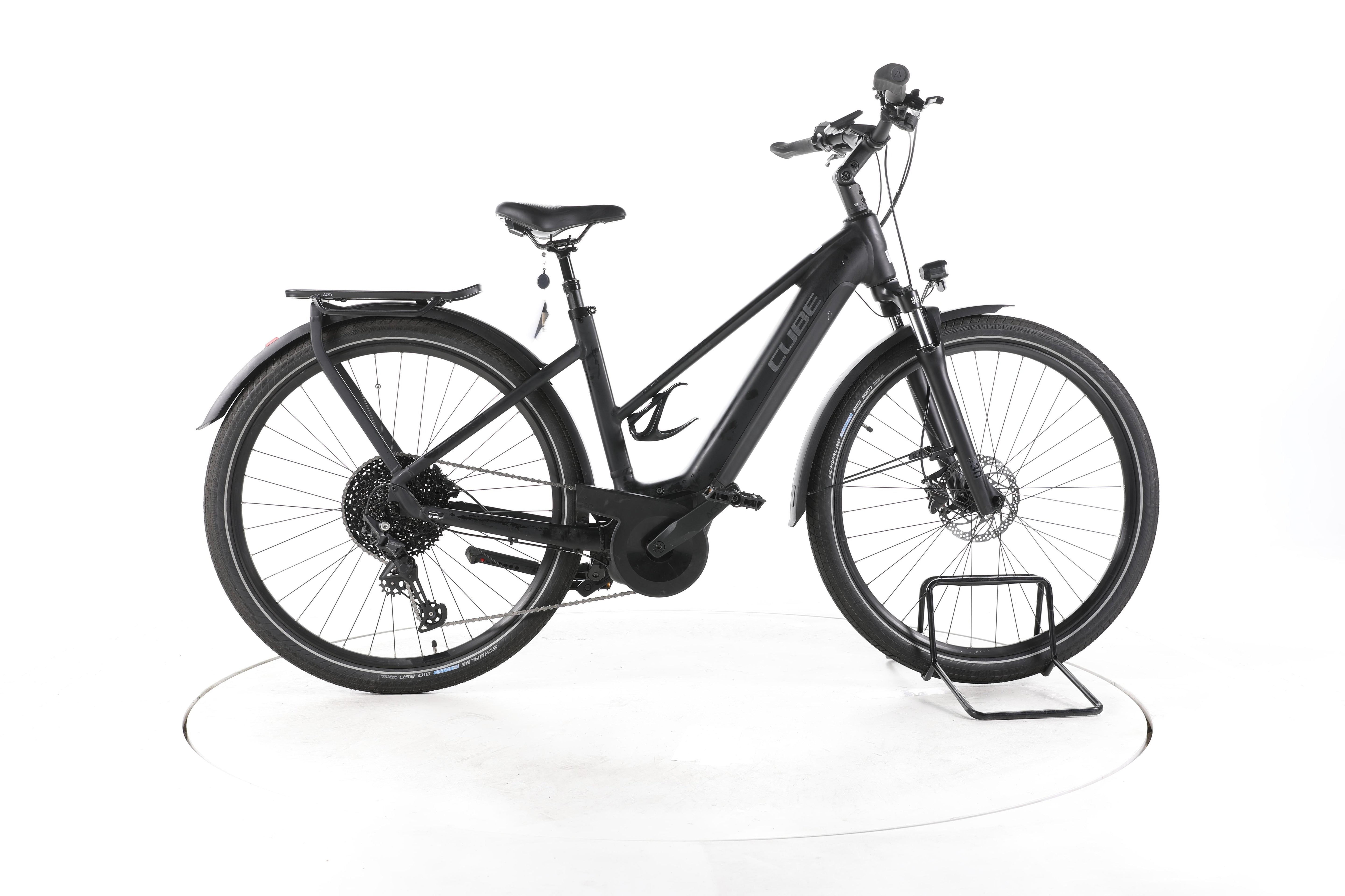 Cube Touring Hybrid Pro Trekking E-Bike - Image 1