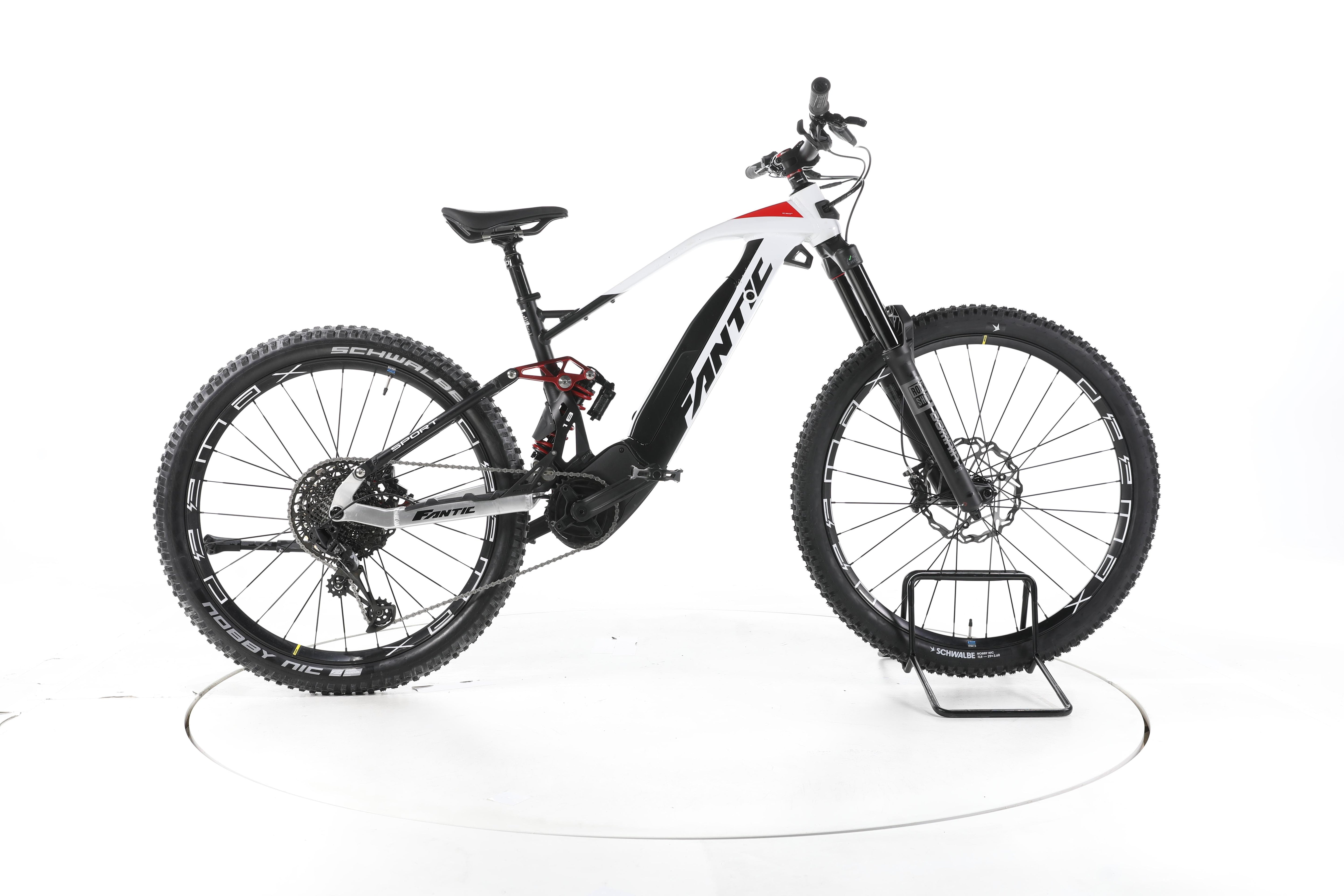 Fantic XEF 1.8 Sport Trekking E-Bike - Image 1
