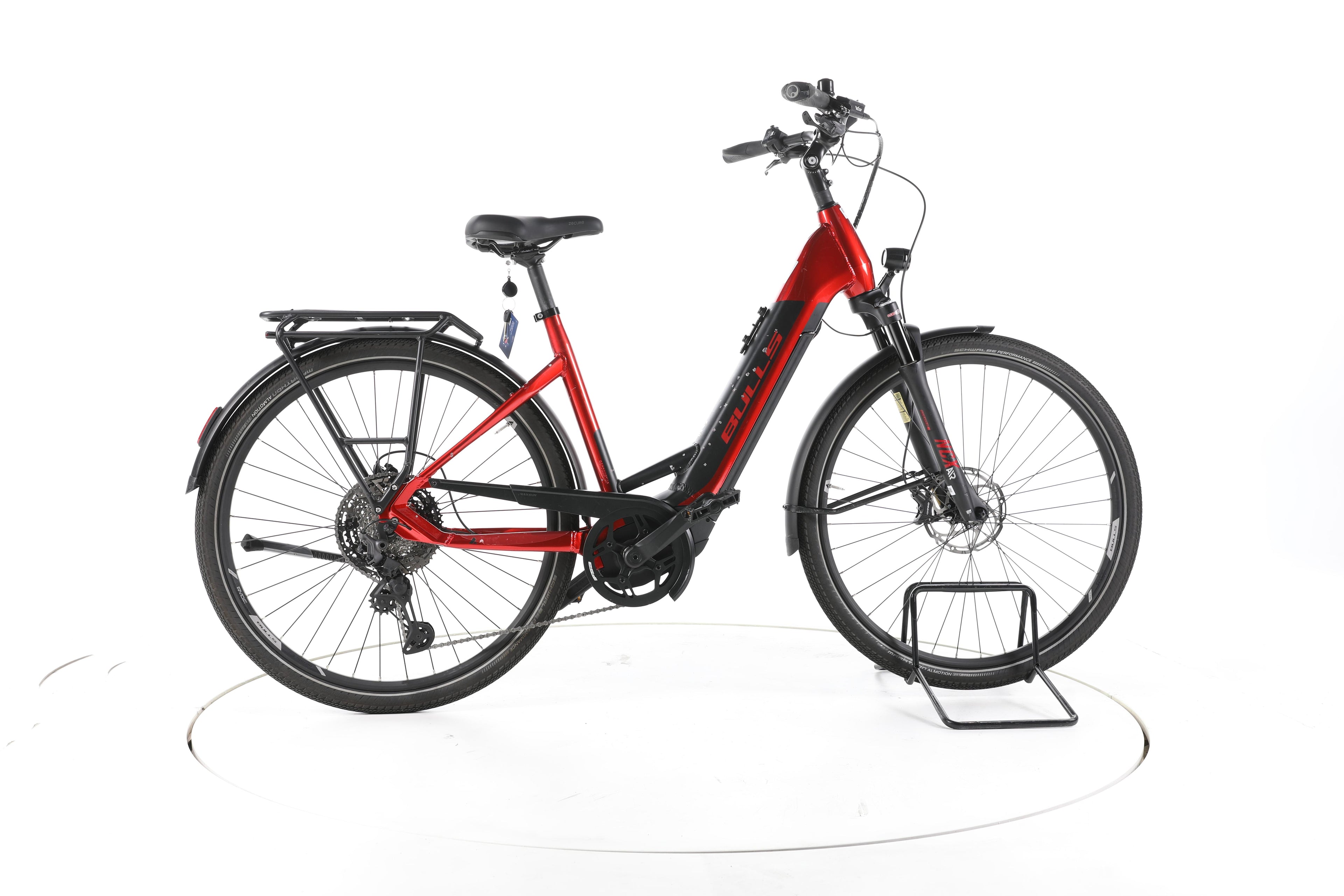 Bulls LACUBA EVO 11 Trekking E-Bike Tiefeinsteiger - Image 1