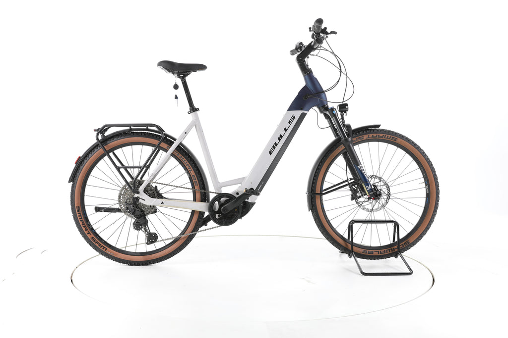 Bulls Iconic EVO 3 Trekking E-Bike Tiefeinsteiger 2024 - Image 1
