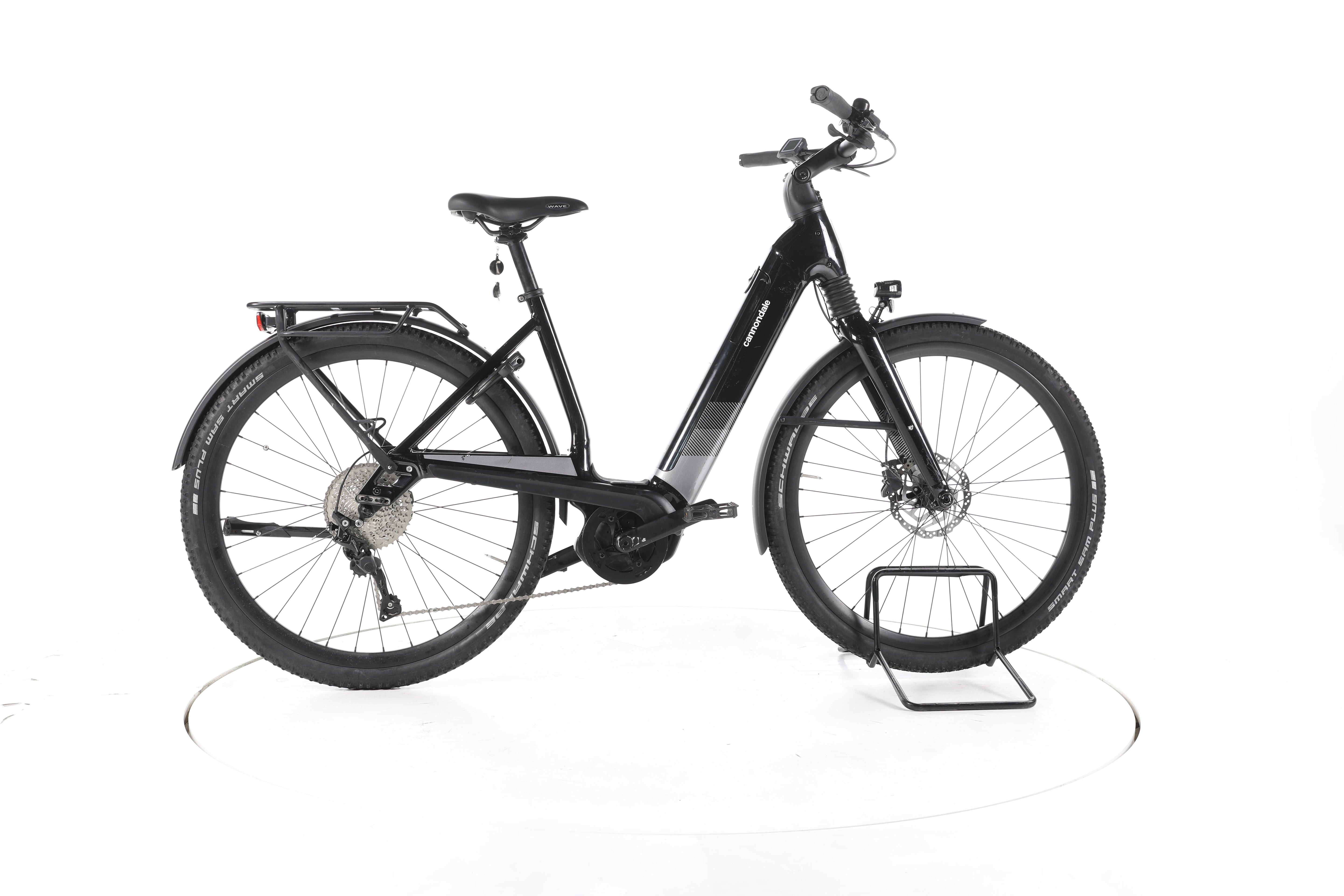 Cannondale Mavaro Neo 5+ Trekking E-Bike Tiefeinsteiger - Image 1