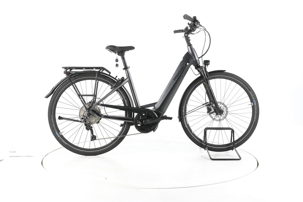 Pegasus Premio EVO 10 Lite Trekking E-Bike Tiefeinsteiger - Image 1