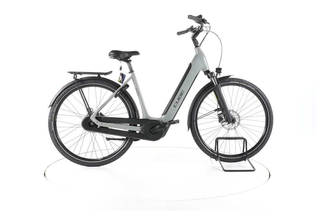 Cube Supreme Hybrid ONE Trekking E-Bike Tiefeinsteiger - Image 1