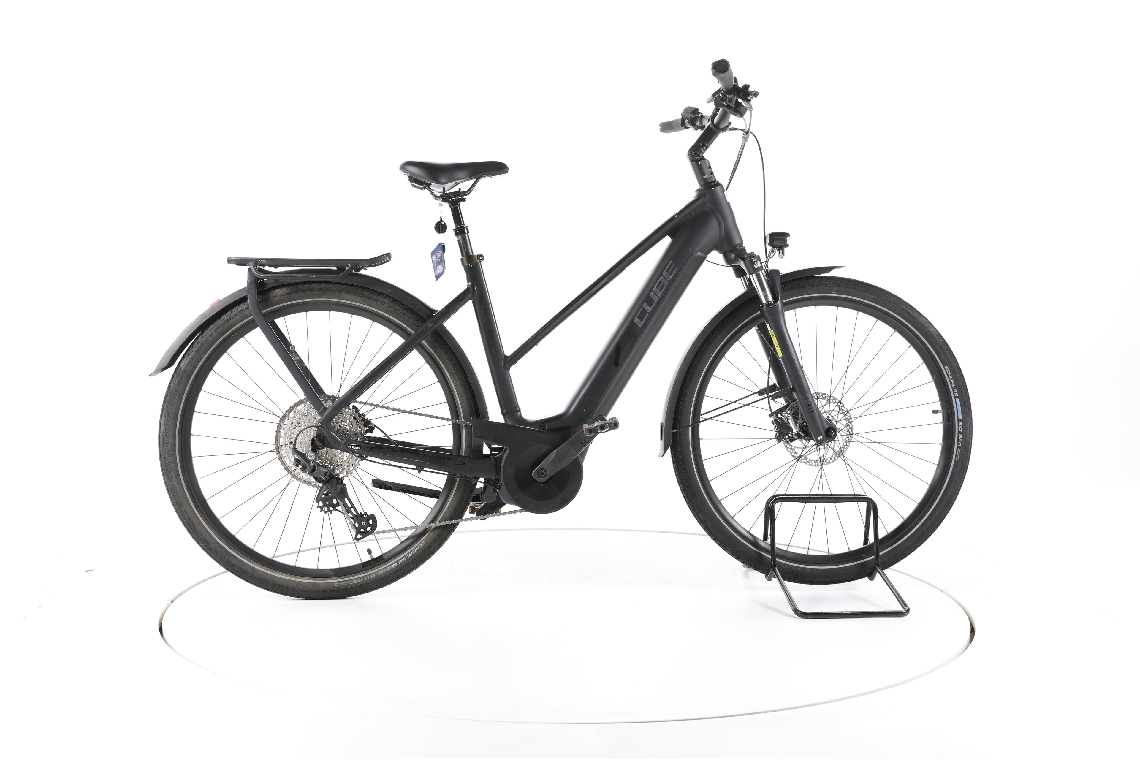 Cube Touring Hybrid Pro Trekking E-Bike 2023 - Image 1